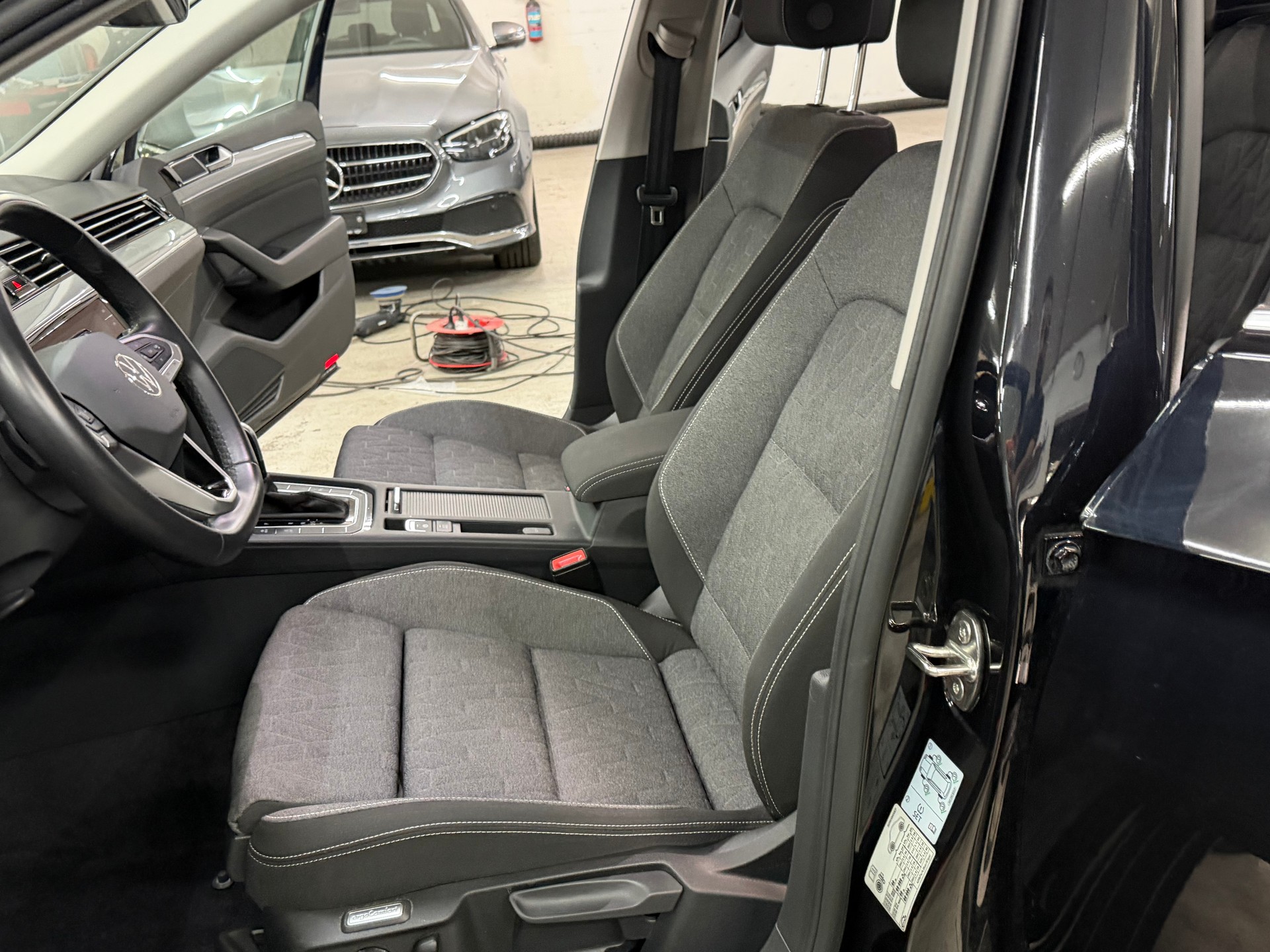 VW Passat 2.0 TDI BMT Business DSG-image-8