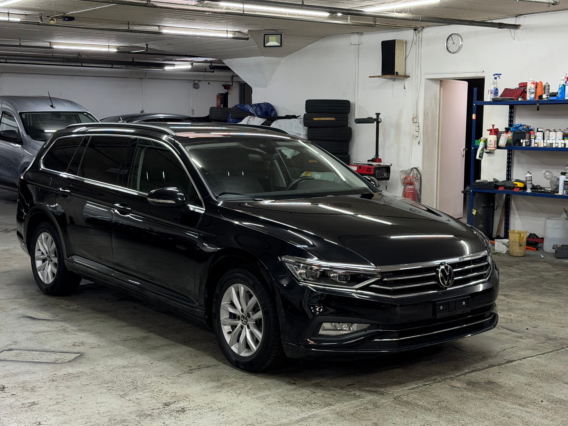 VW Passat 2.0 TDI BMT Business DSG-image-3