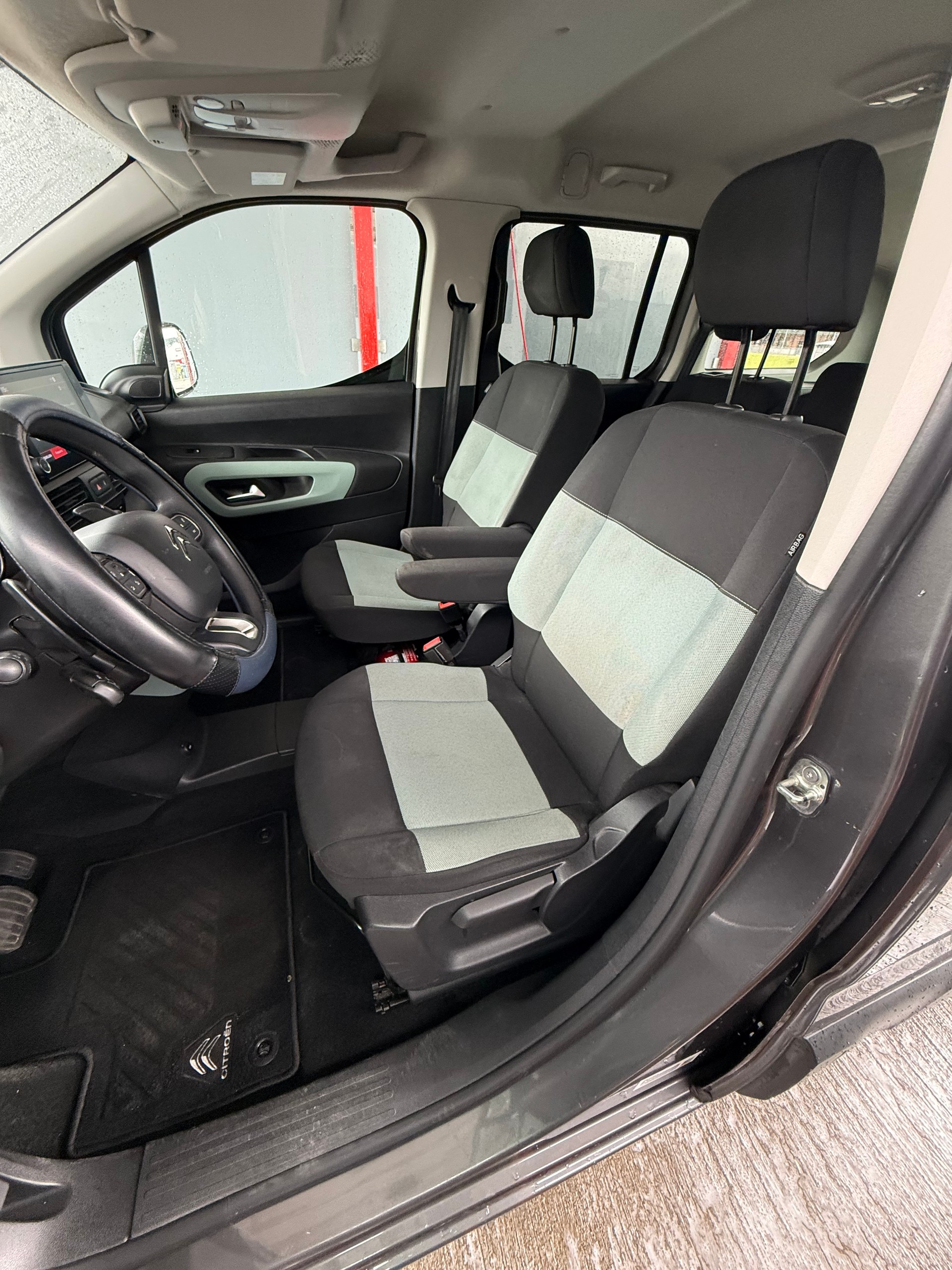 CITROEN Berlingo 1.2i PureTech Feel EAT8-image-8