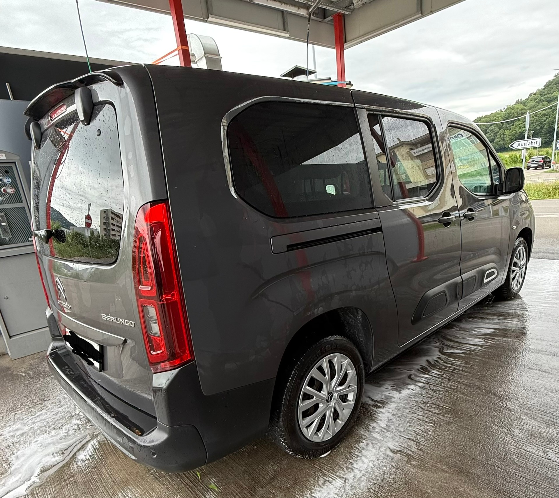 CITROEN Berlingo 1.2i PureTech Feel EAT8-image-5