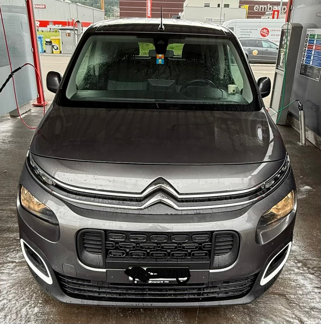 CITROEN Berlingo 1.2i PureTech Feel EAT8-image-1