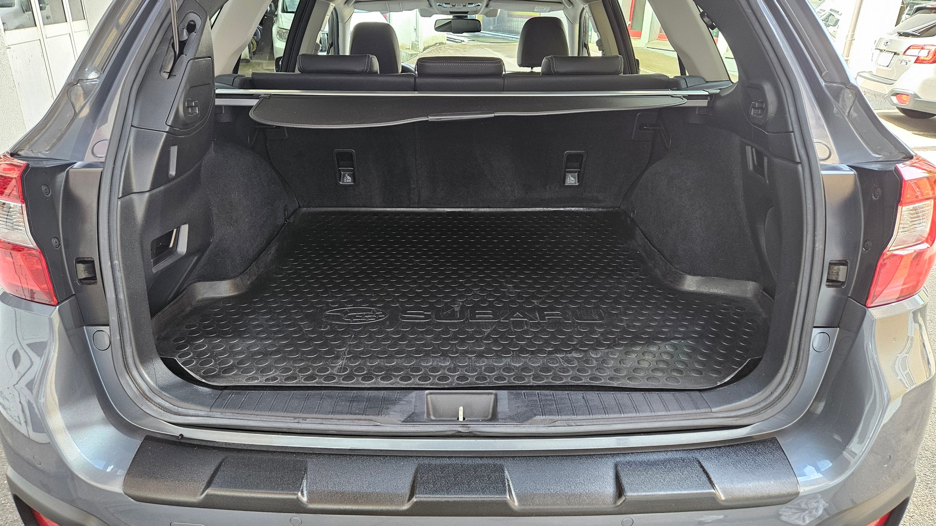 SUBARU Outback 2.5i Luxury AWD Lineartronic-image-13