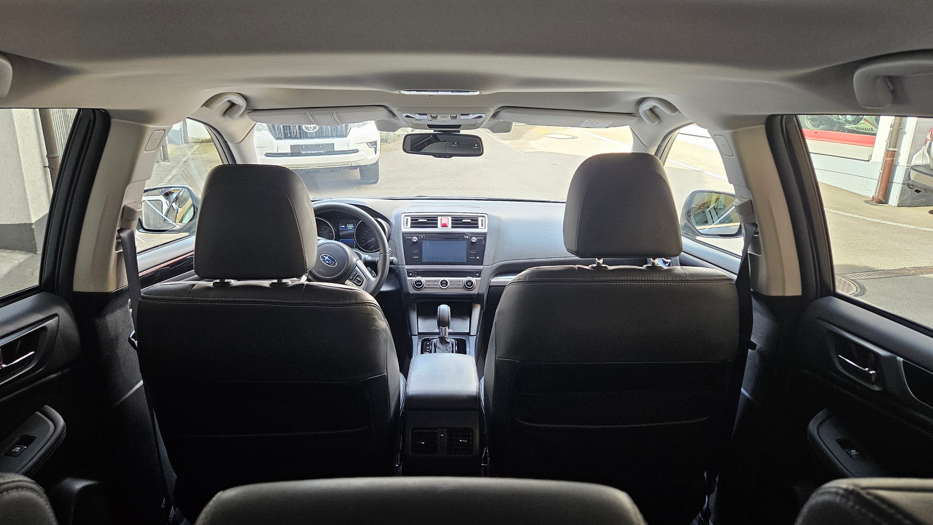 SUBARU Outback 2.5i Luxury AWD Lineartronic-image-14