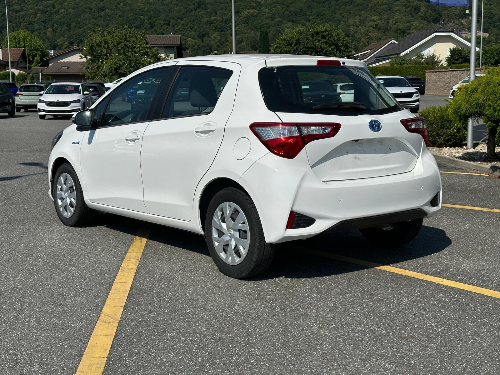 TOYOTA Yaris 1.5 VVT-i Hybrid Trend e-CVT-image-2