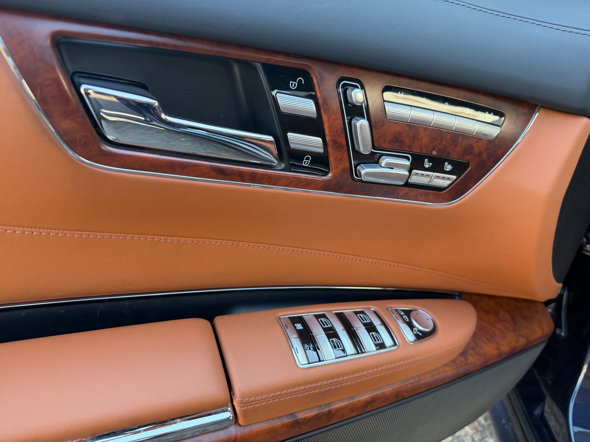 MERCEDES-BENZ CL 500 7G-Tronic-image-8