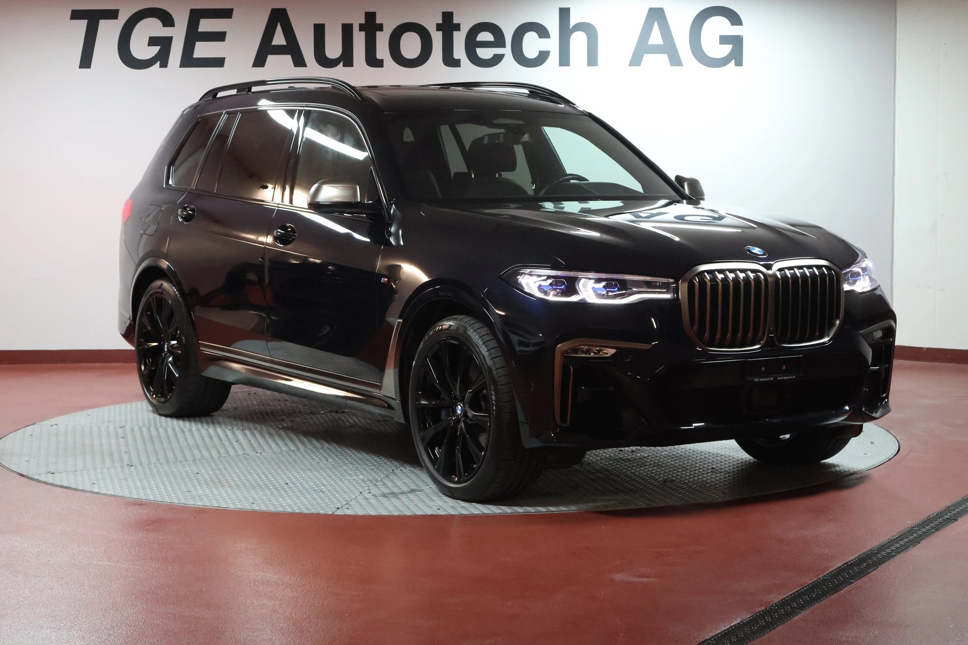 BMW X7 xDrive M50i Steptronic-showroom-element-2