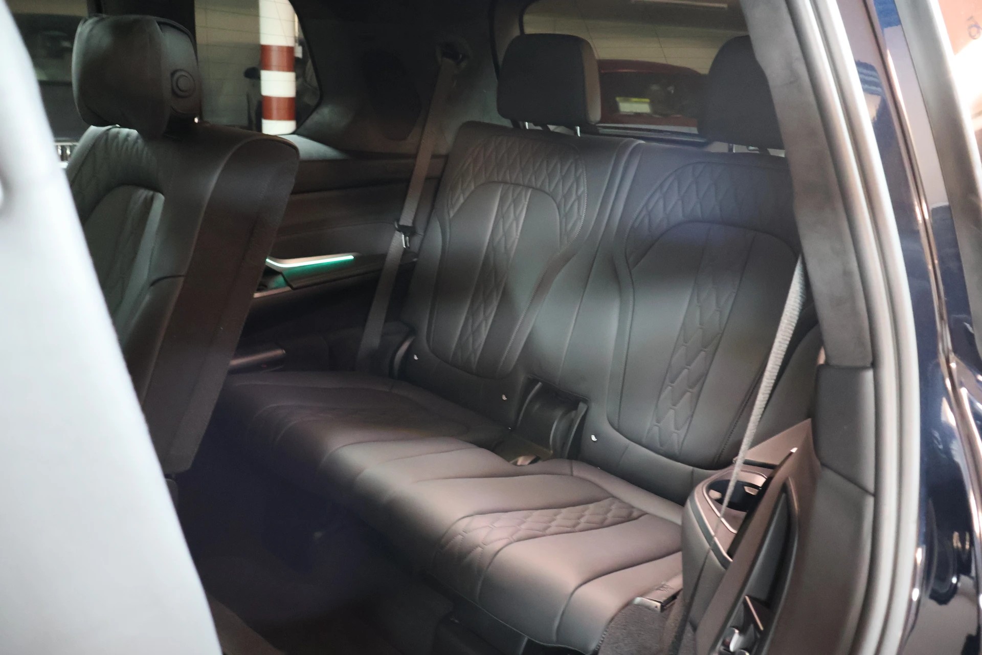 BMW X7 xDrive M50i Steptronic-image-17