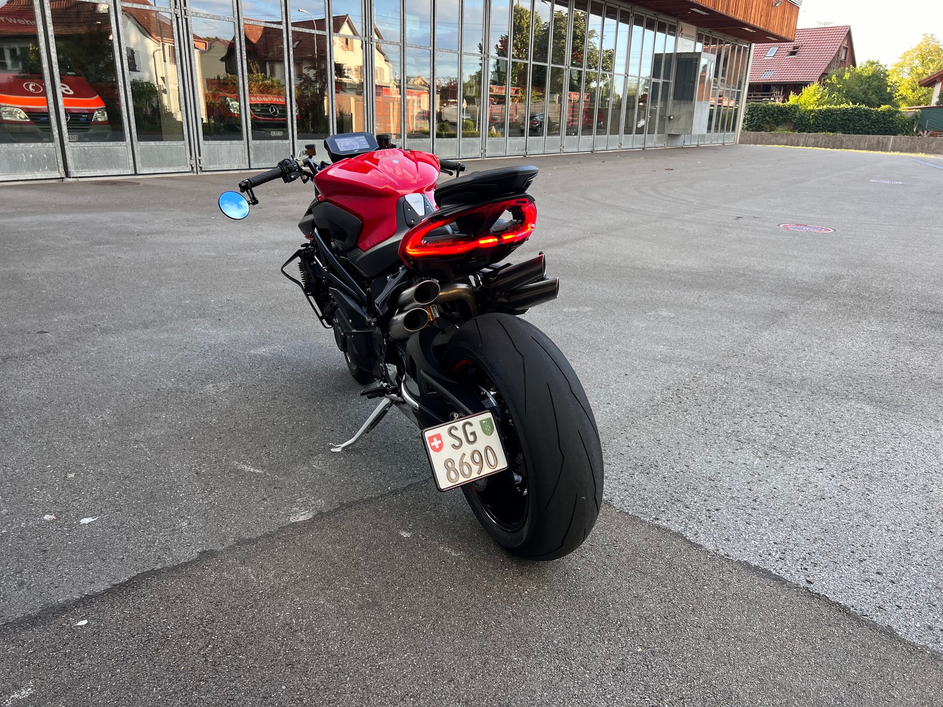 MV AGUSTA B4 Brutale 1000 RR-image-3