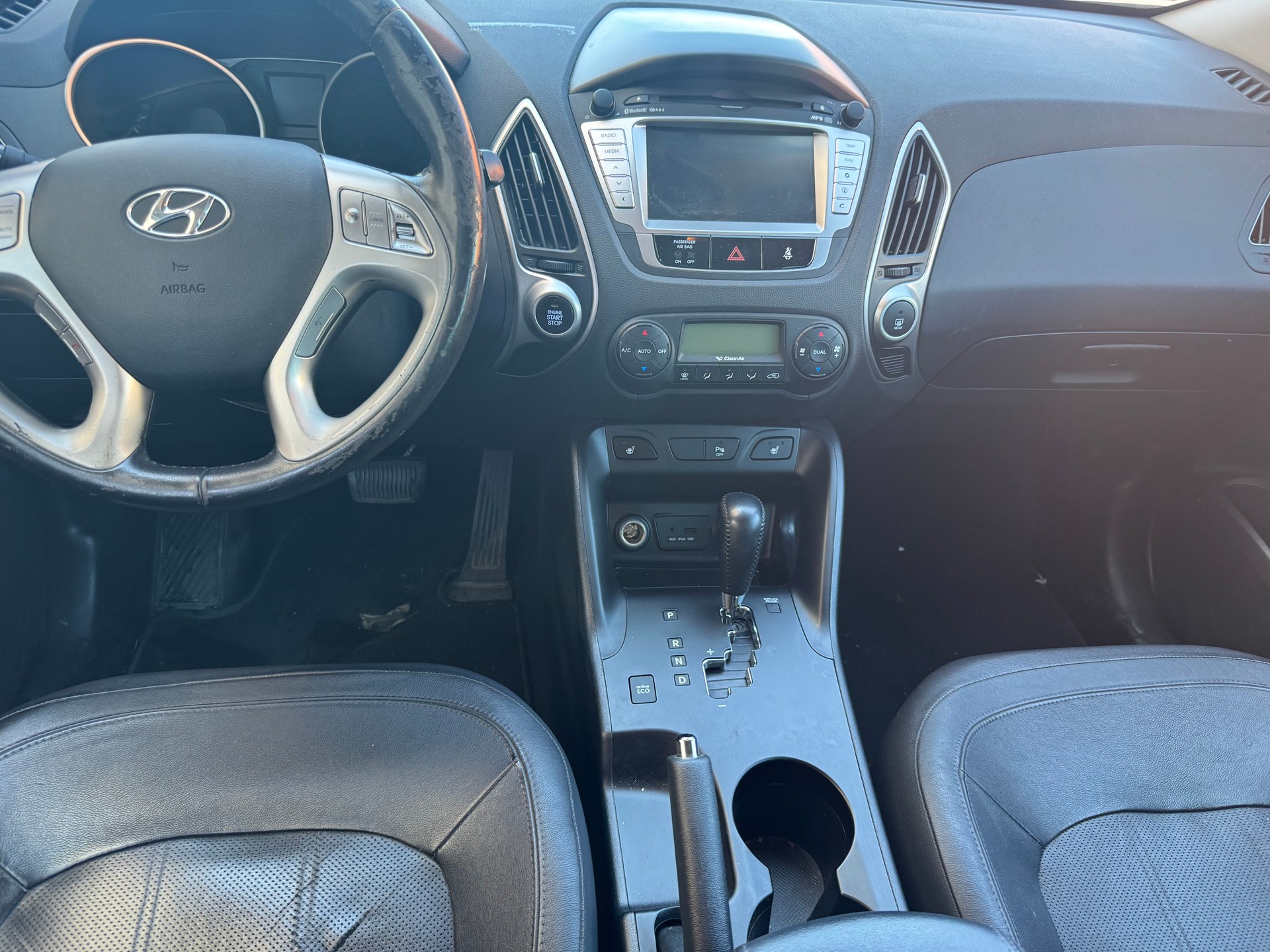 HYUNDAI iX 35 2.0 CRDi Premium 4WD Automatic-image-6