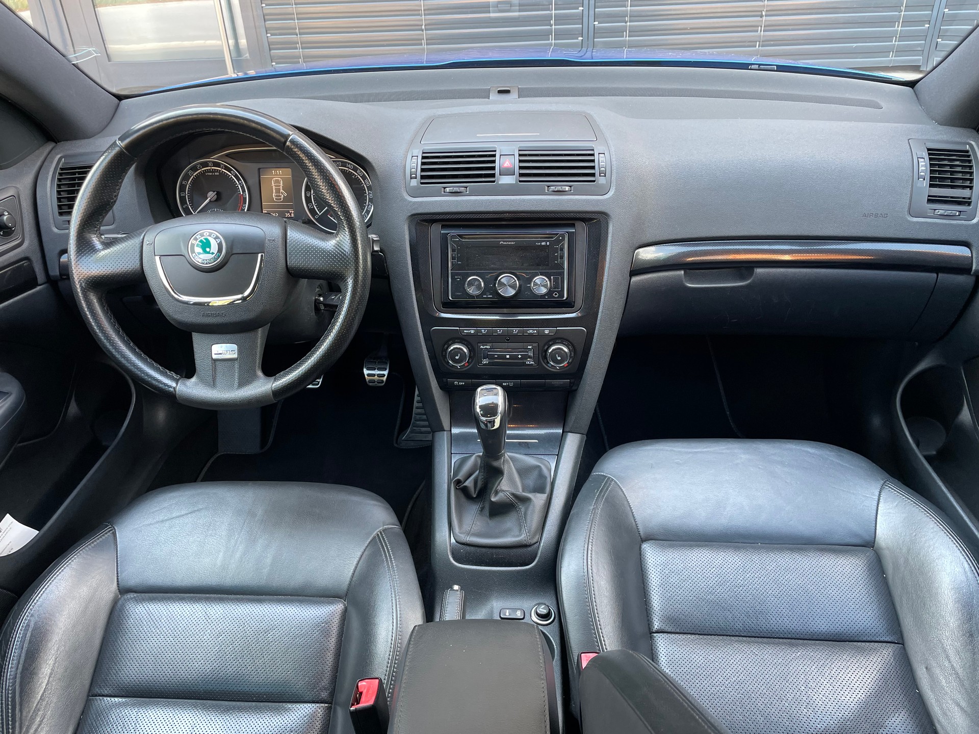 SKODA Octavia Combi 2.0 TDI RS-image-15