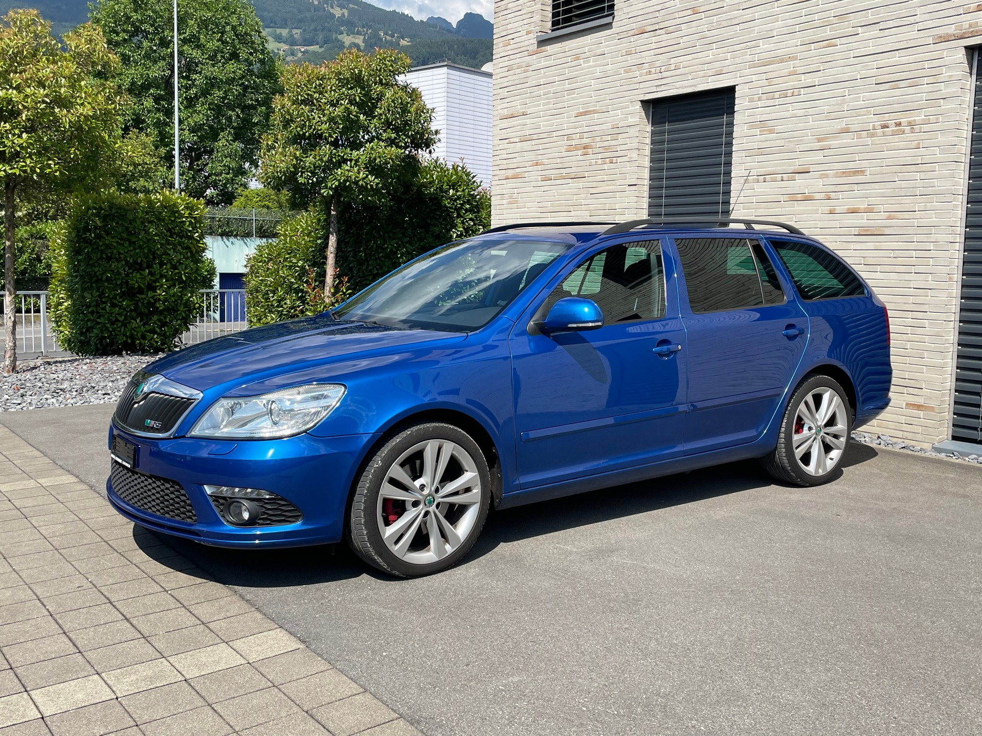 SKODA Octavia Combi 2.0 TDI RS-image-2