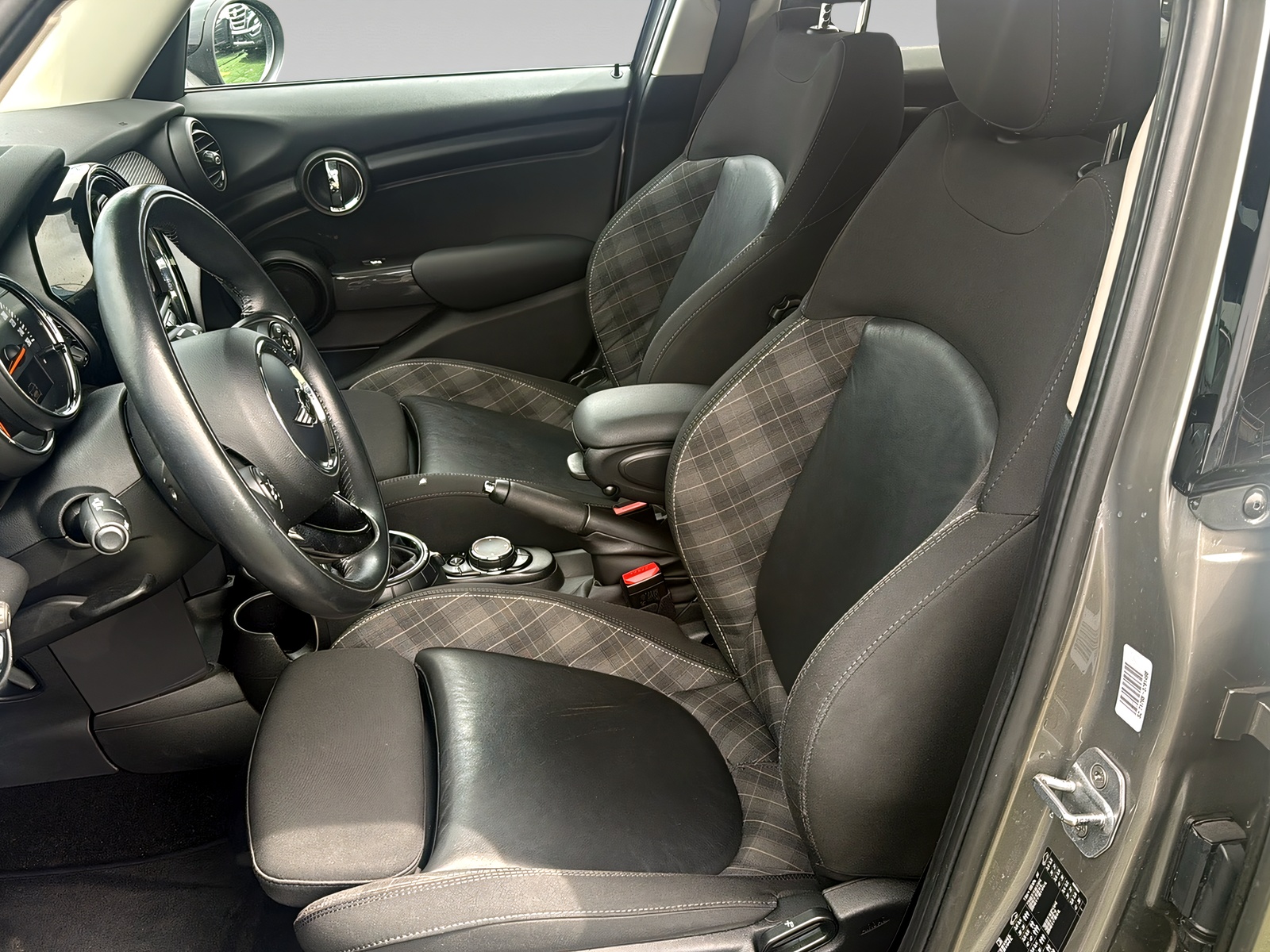 MINI Cooper Steptronic-image-9