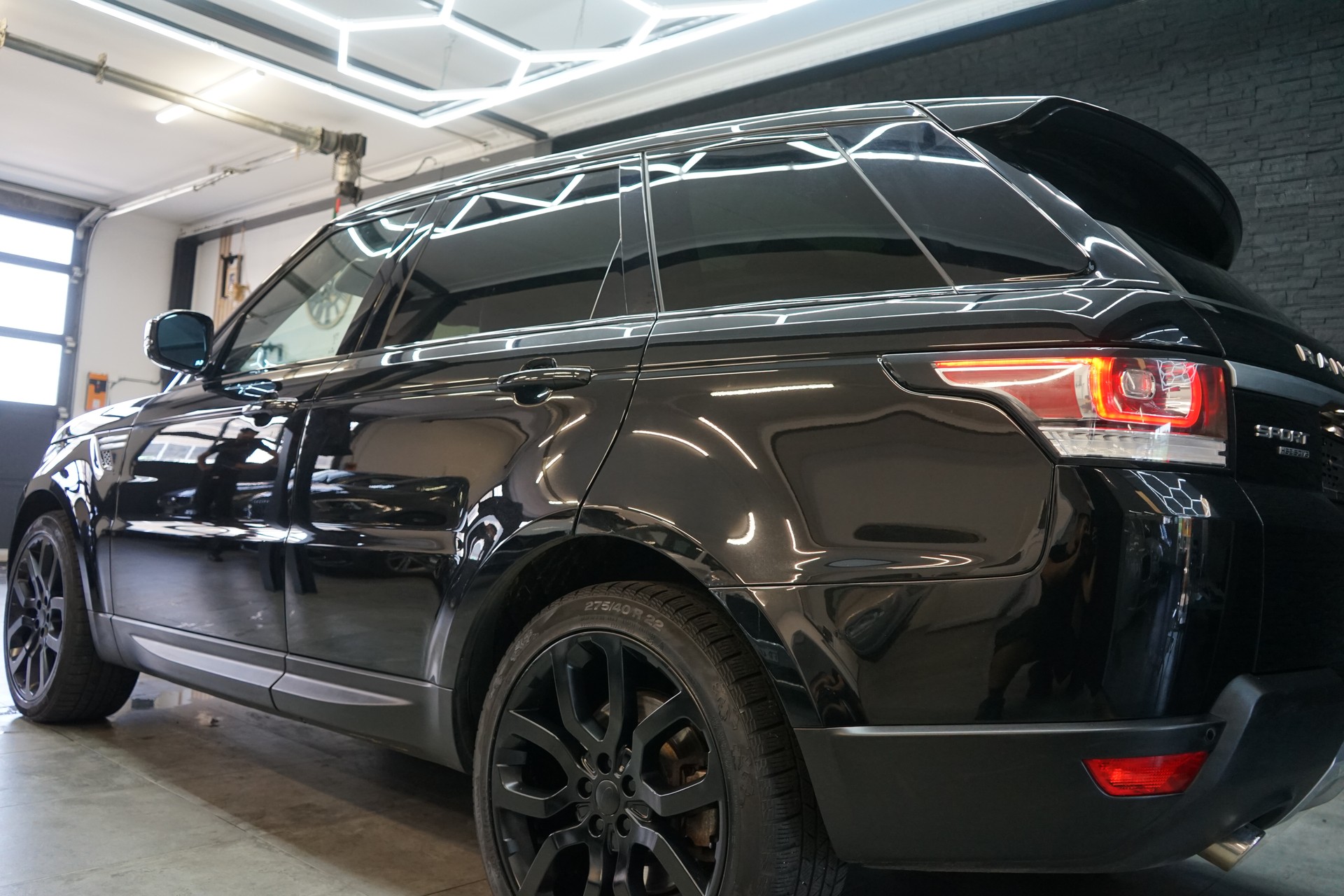 LAND ROVER Range Rover Sport 3.0 SDV6 HSE Automatic-showroom-element-2
