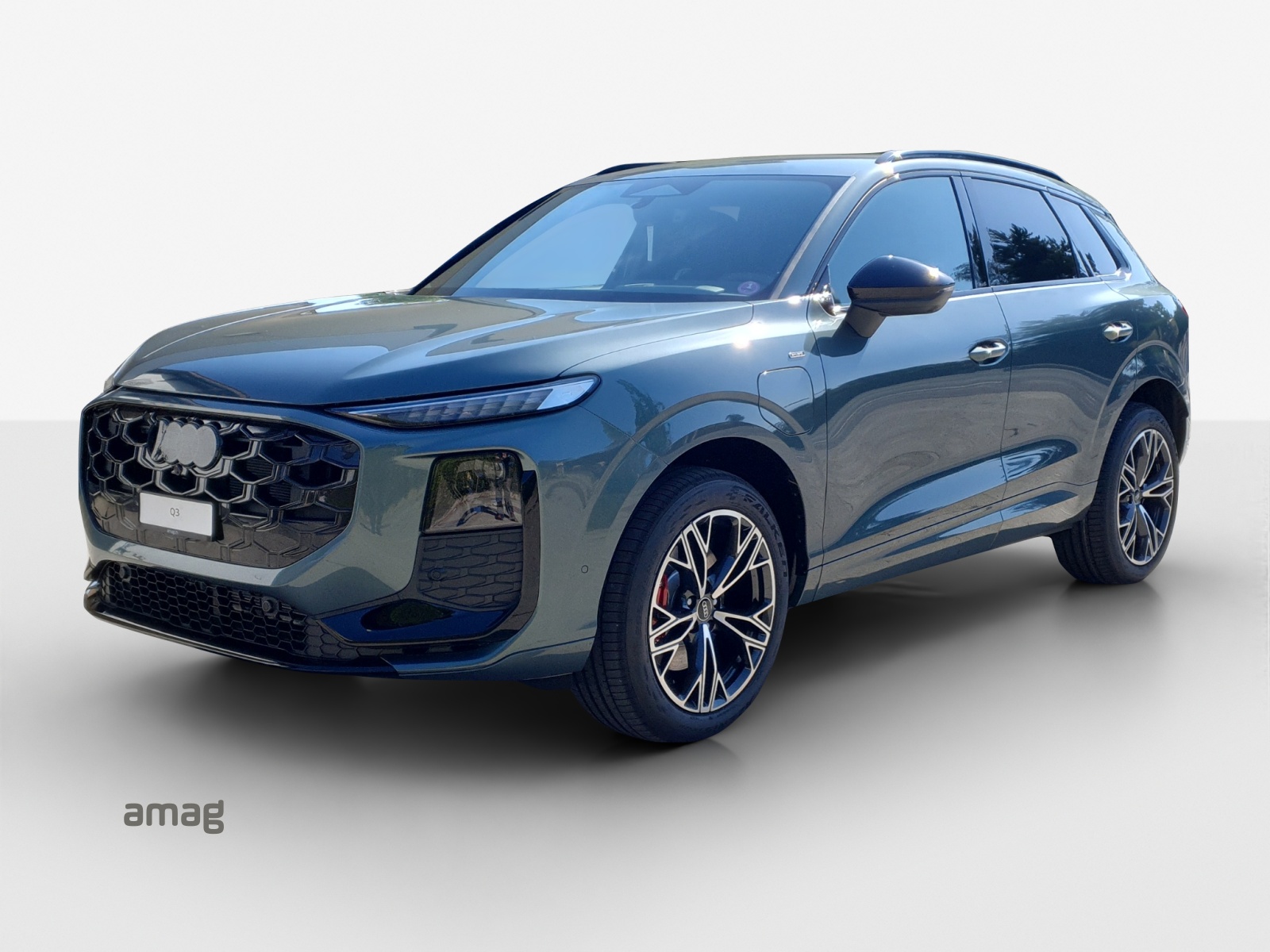 AUDI Q3 SUV e-hybrid 200 kW S tronig