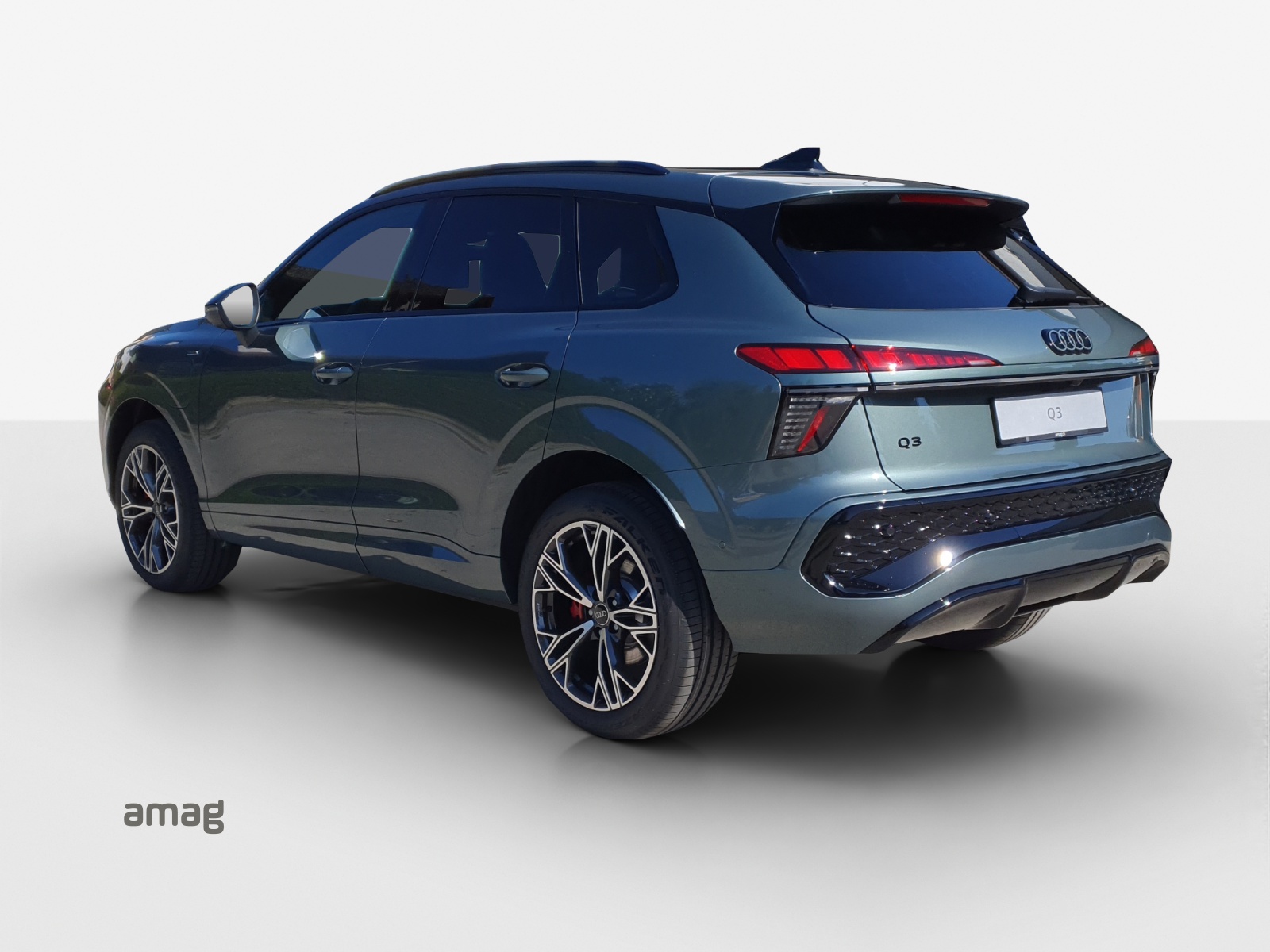 AUDI Q3 SUV e-hybrid 200 kW S tronig-showroom-element-2