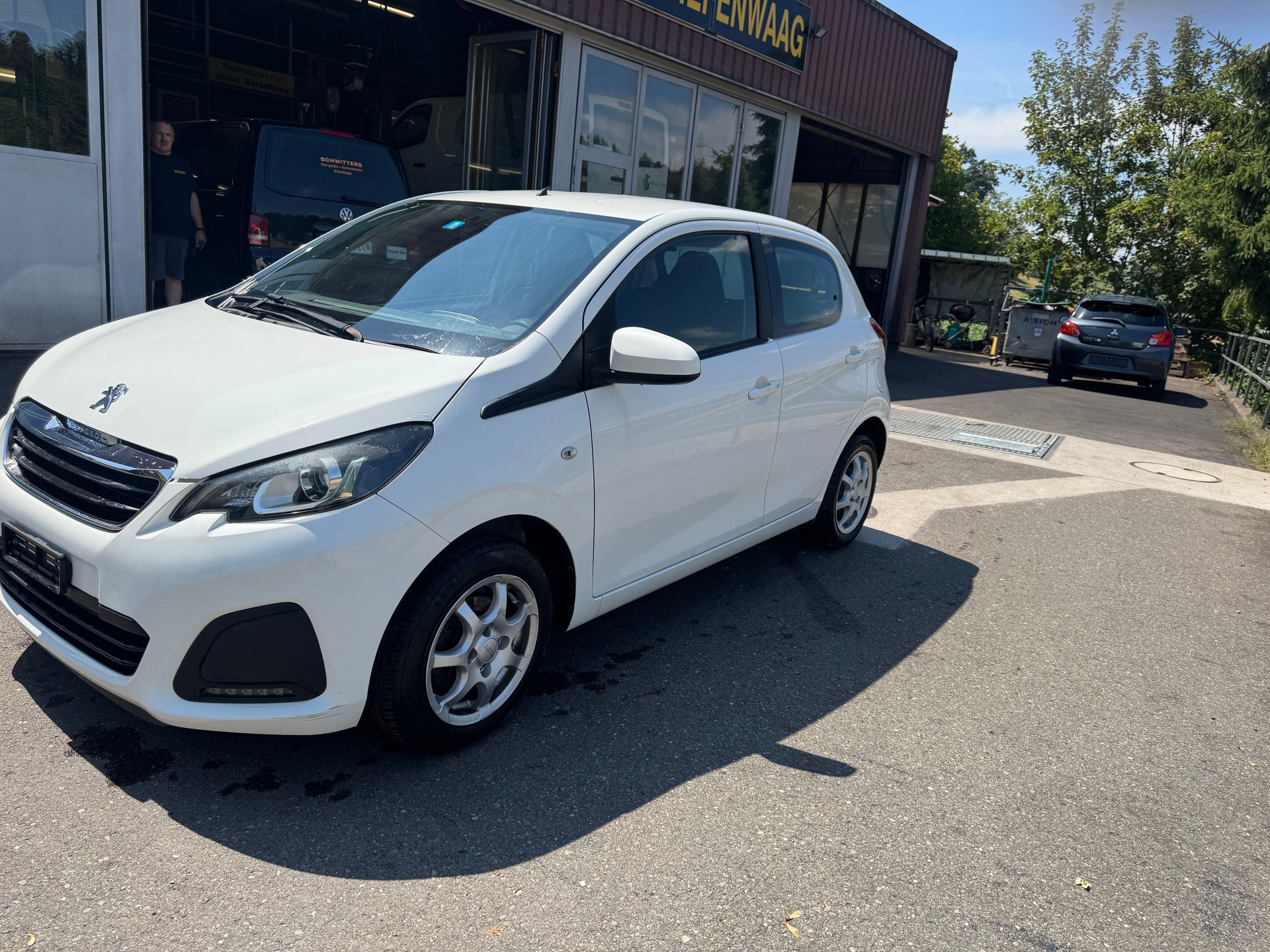 PEUGEOT 108 1.0 VTi Active-showroom-element-3
