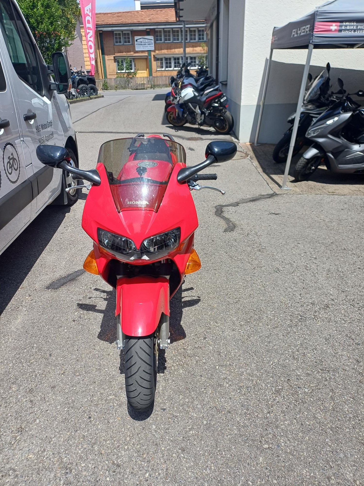 HONDA VFR 800 FI-image-3