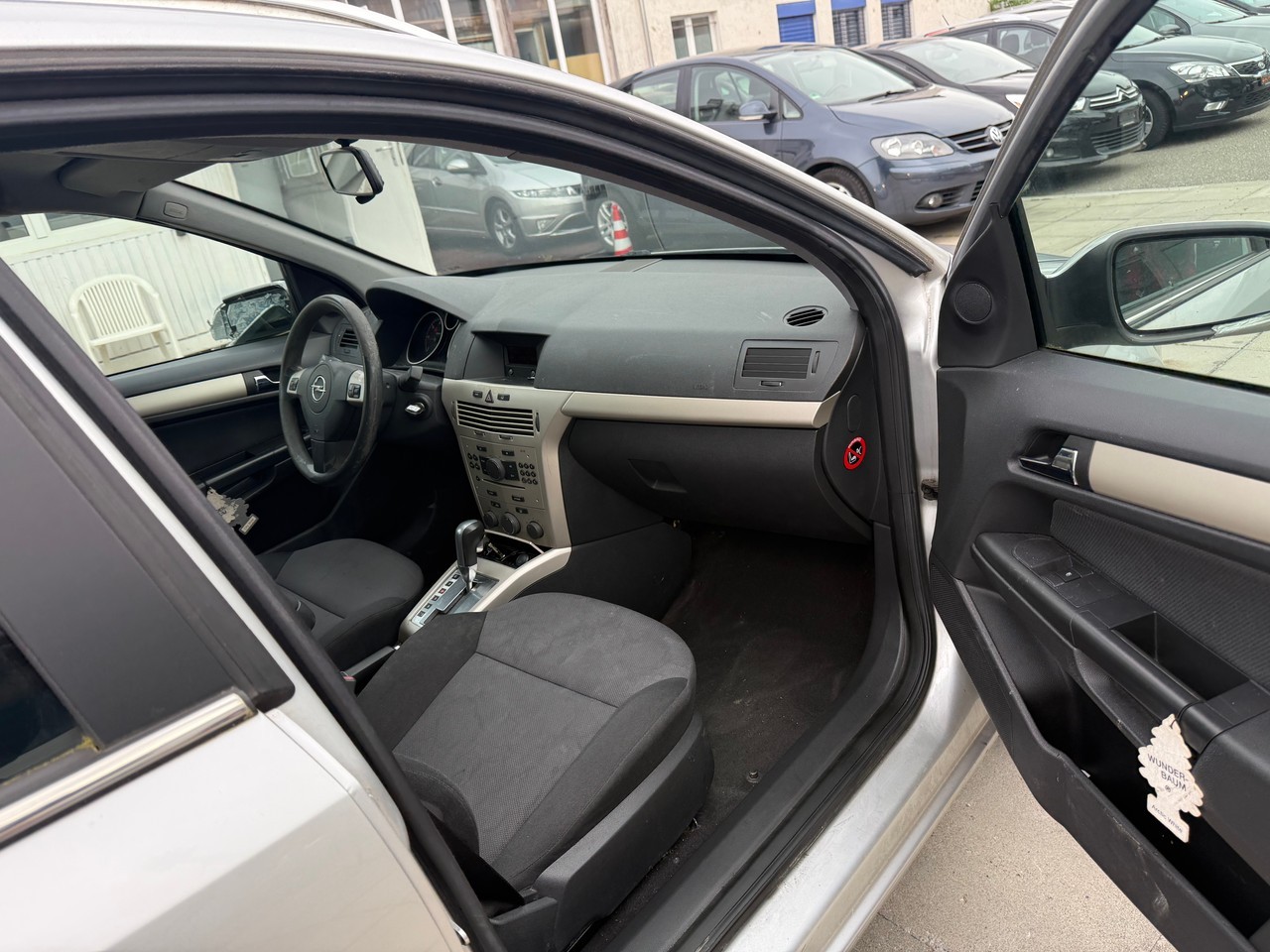 OPEL Astra Caravan 1.9 CDTi Diamond Automatic-image-4