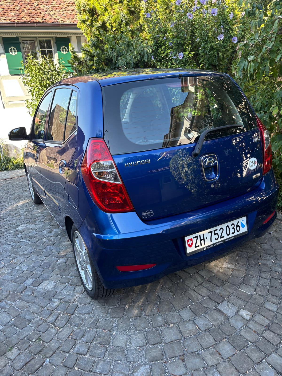 HYUNDAI 1.2 Style-image-2