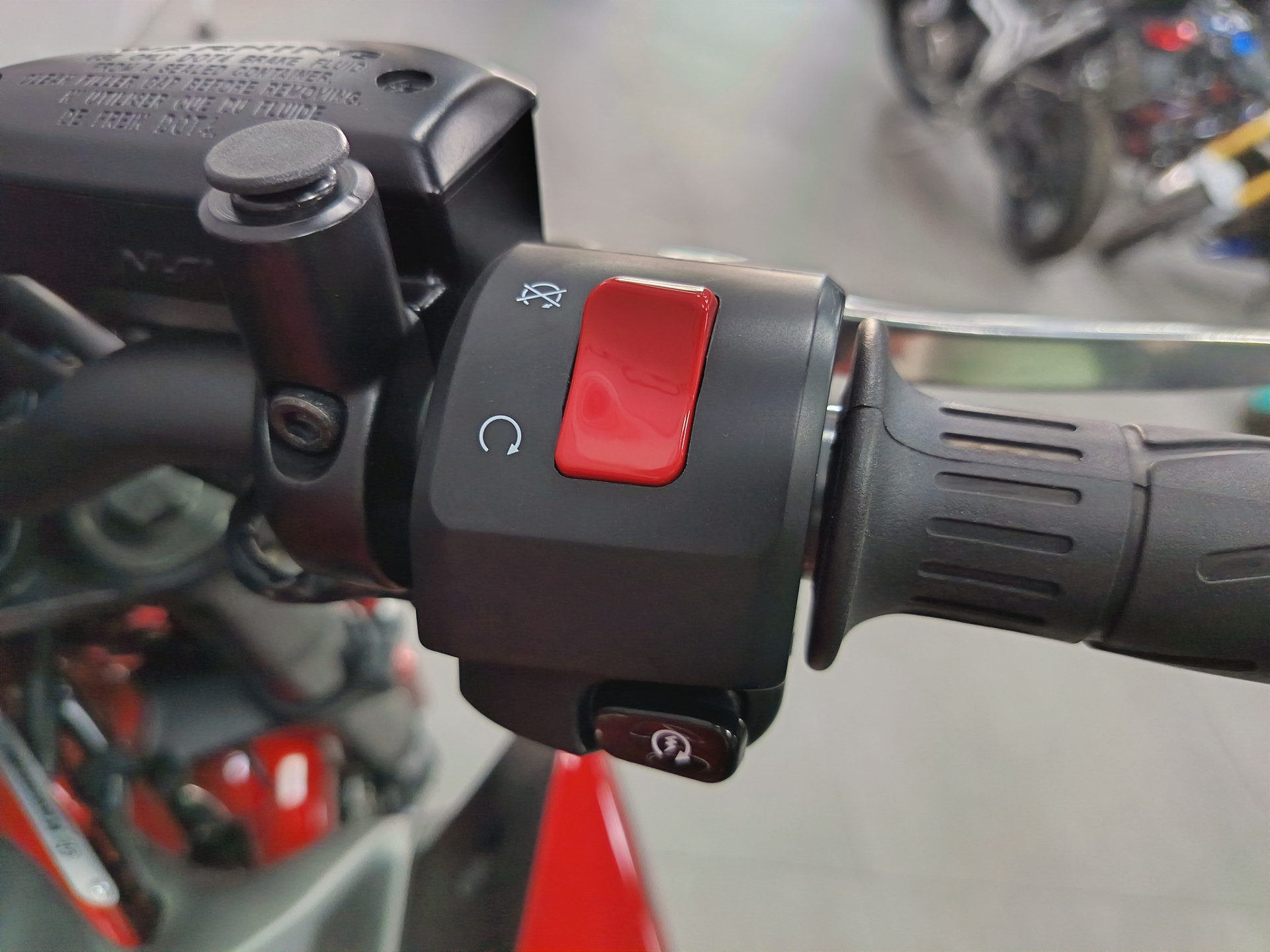 KAWASAKI Z 900-image-7