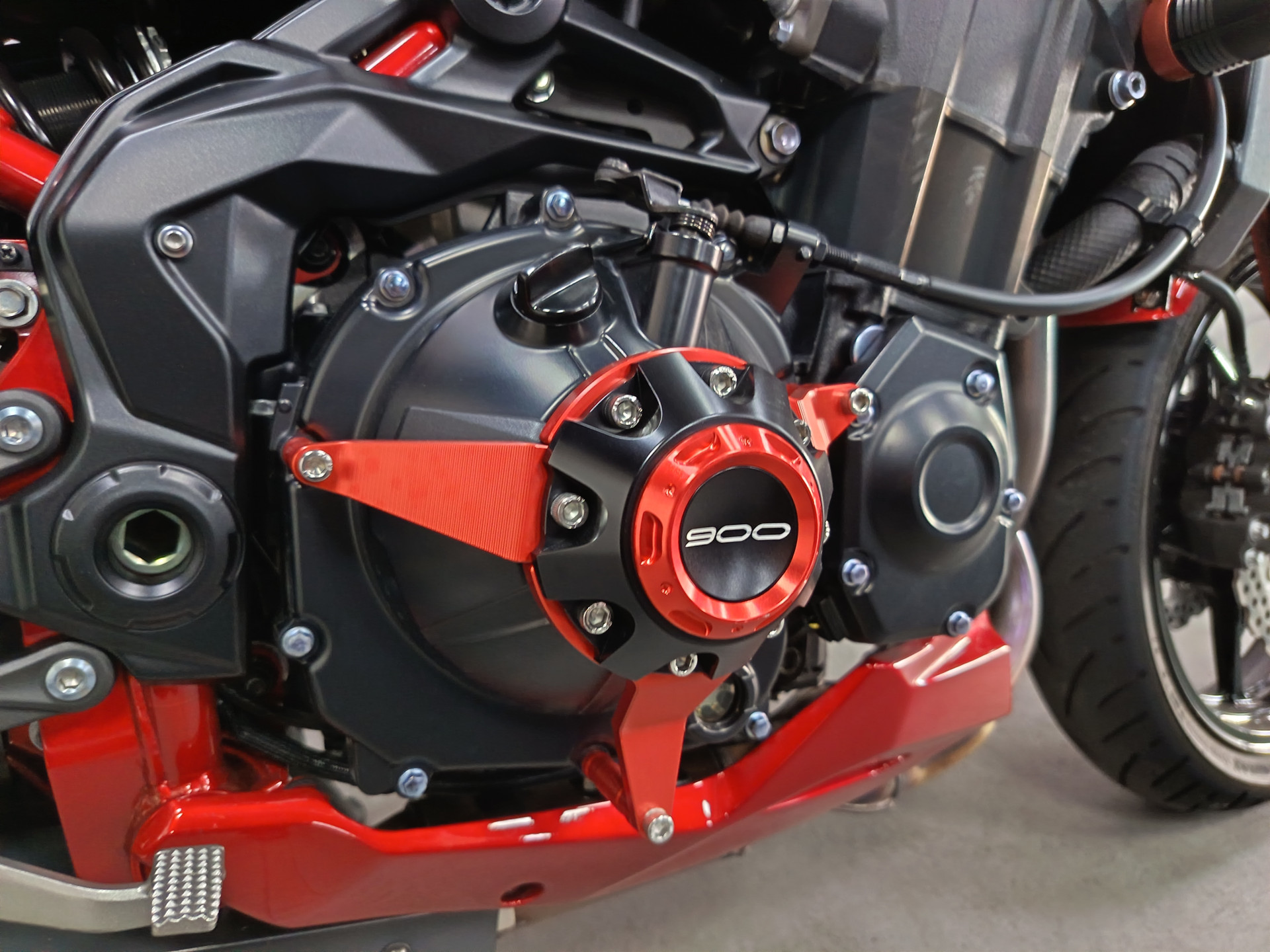 KAWASAKI Z 900-image-9
