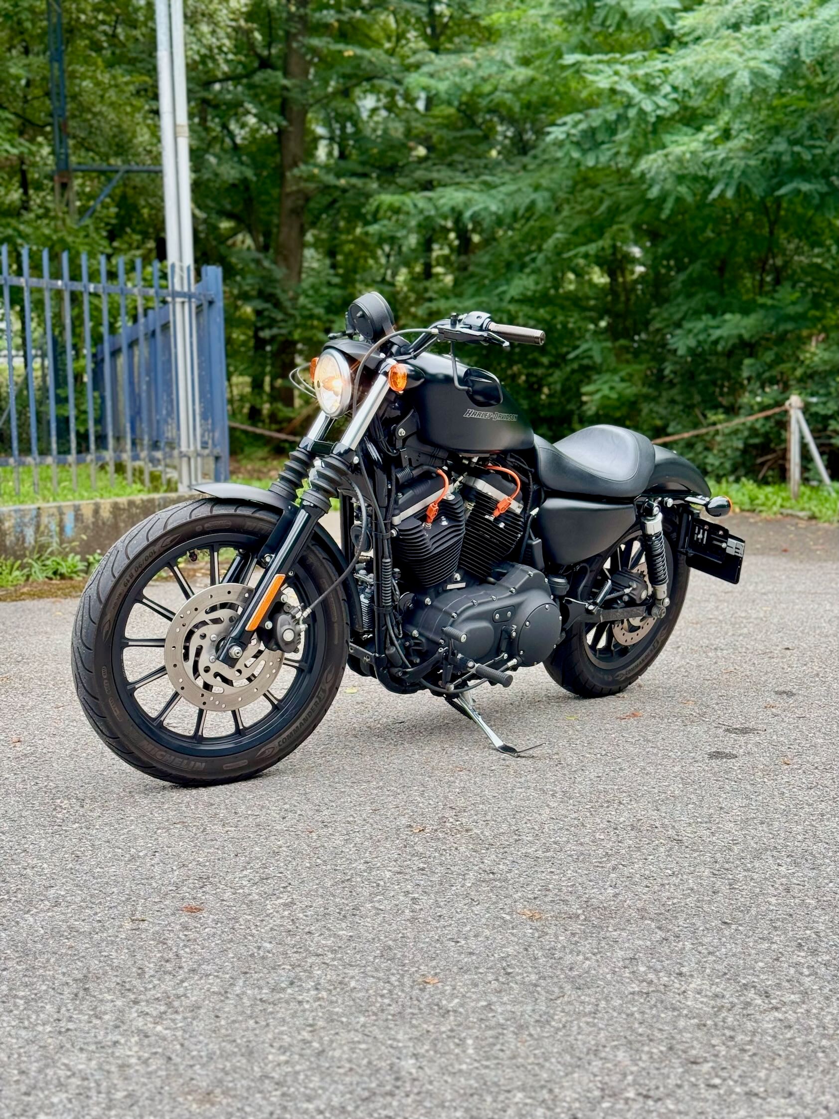 HARLEY-DAVIDSON XL 883 N Sportster Iron-image-1
