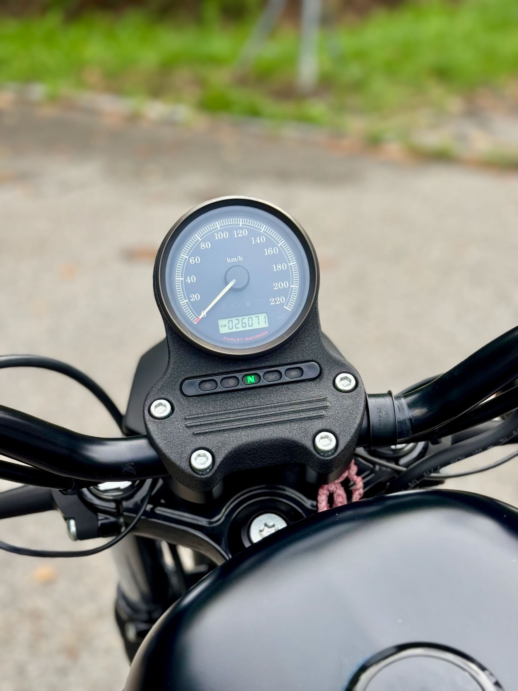HARLEY-DAVIDSON XL 883 N Sportster Iron-image-6
