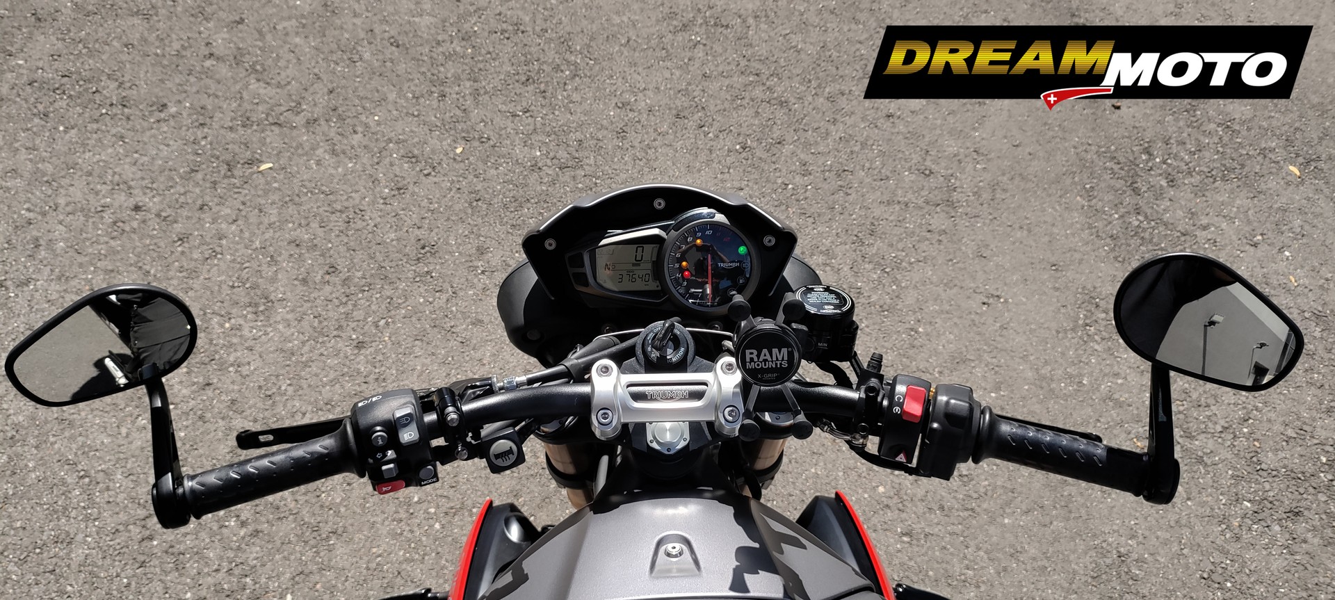 TRIUMPH Speed Triple R 1050 ABS-image-5