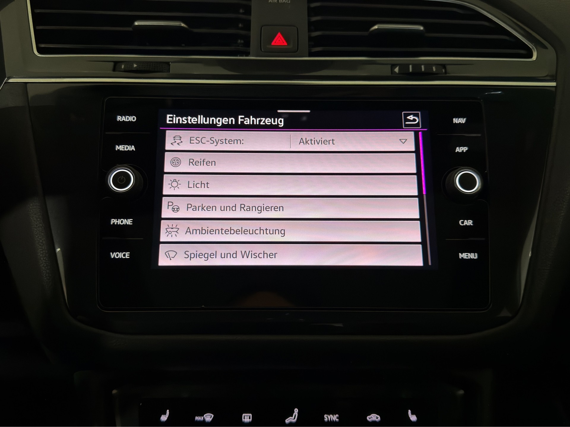 VW Tiguan Allspace 2.0TSI R-Line 4Motion DSG-image-28