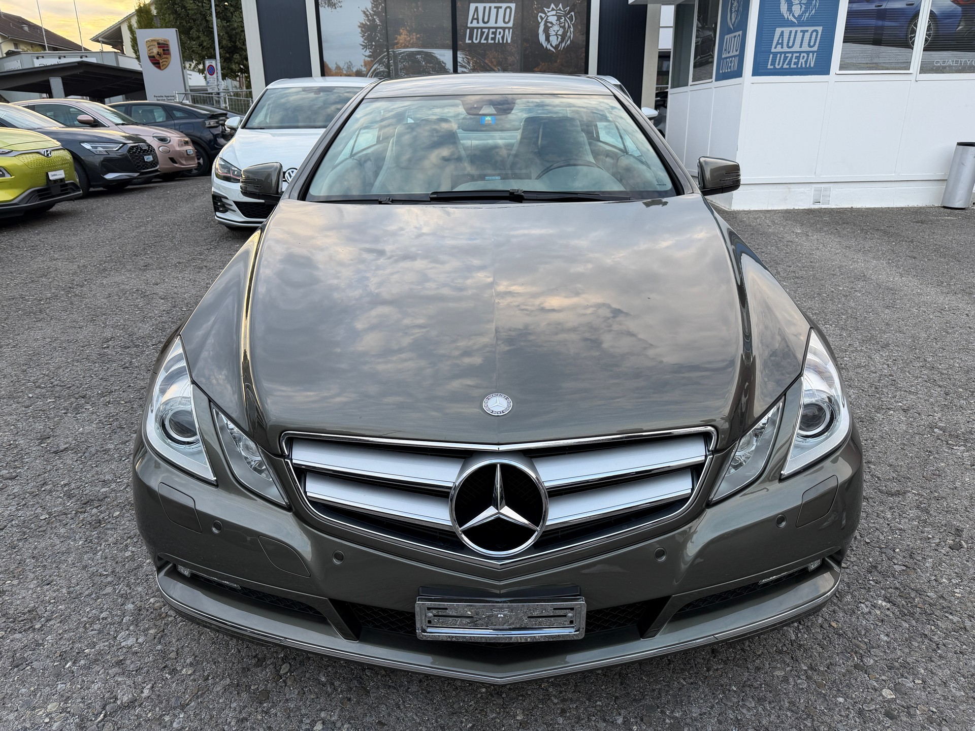 MERCEDES-BENZ E 200 CGI BlueEfficiency Automatic-image-10