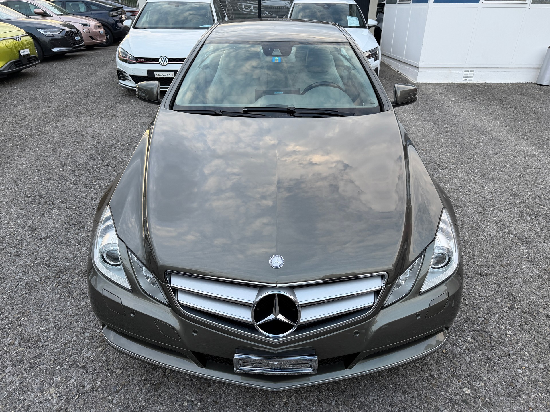 MERCEDES-BENZ E 200 CGI BlueEfficiency Automatic-image-11