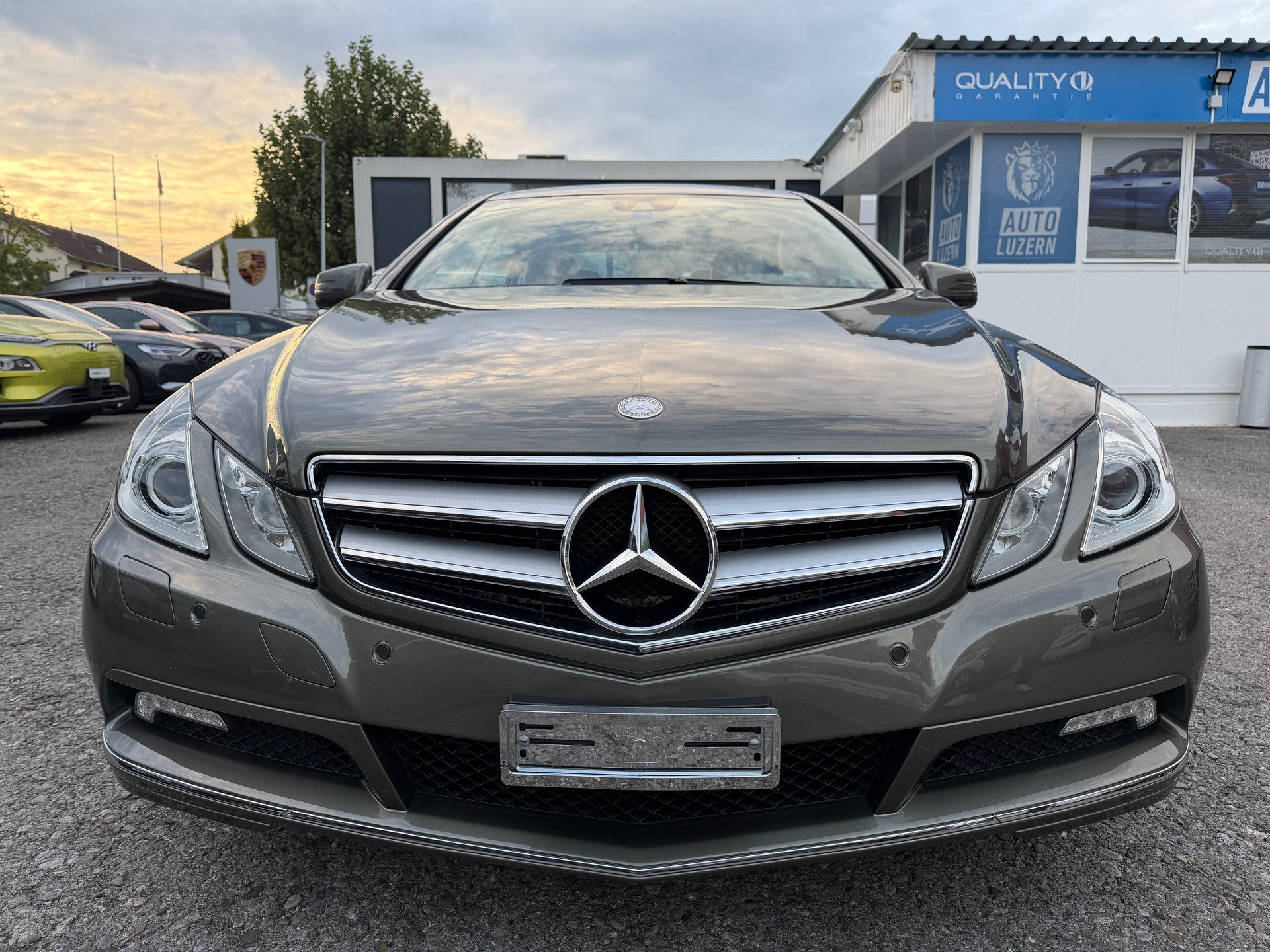 MERCEDES-BENZ E 200 CGI BlueEfficiency Automatic-showroom-element-1