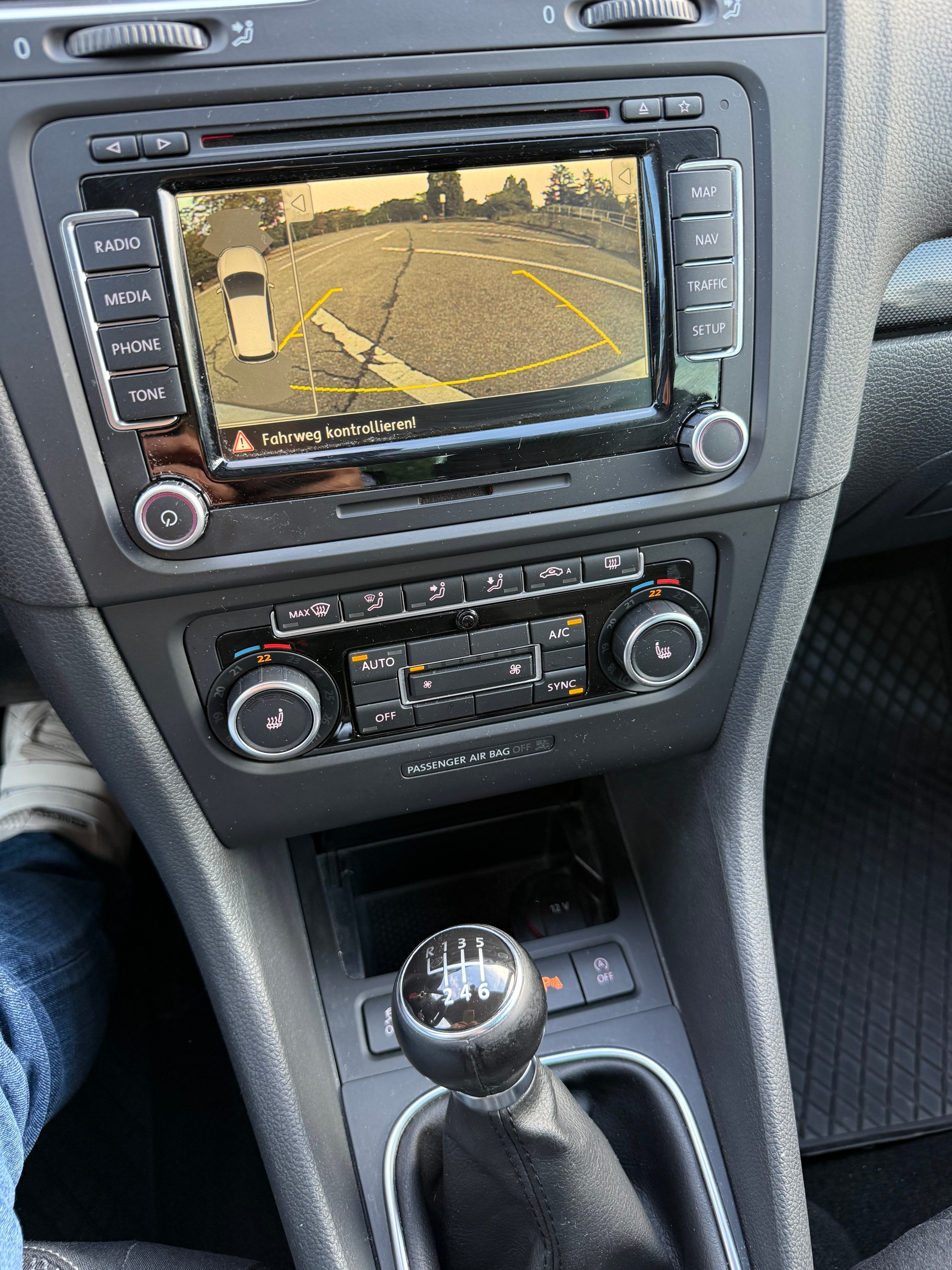 VW Golf 2.0 TDI BlueMotion Technology Team-image-4