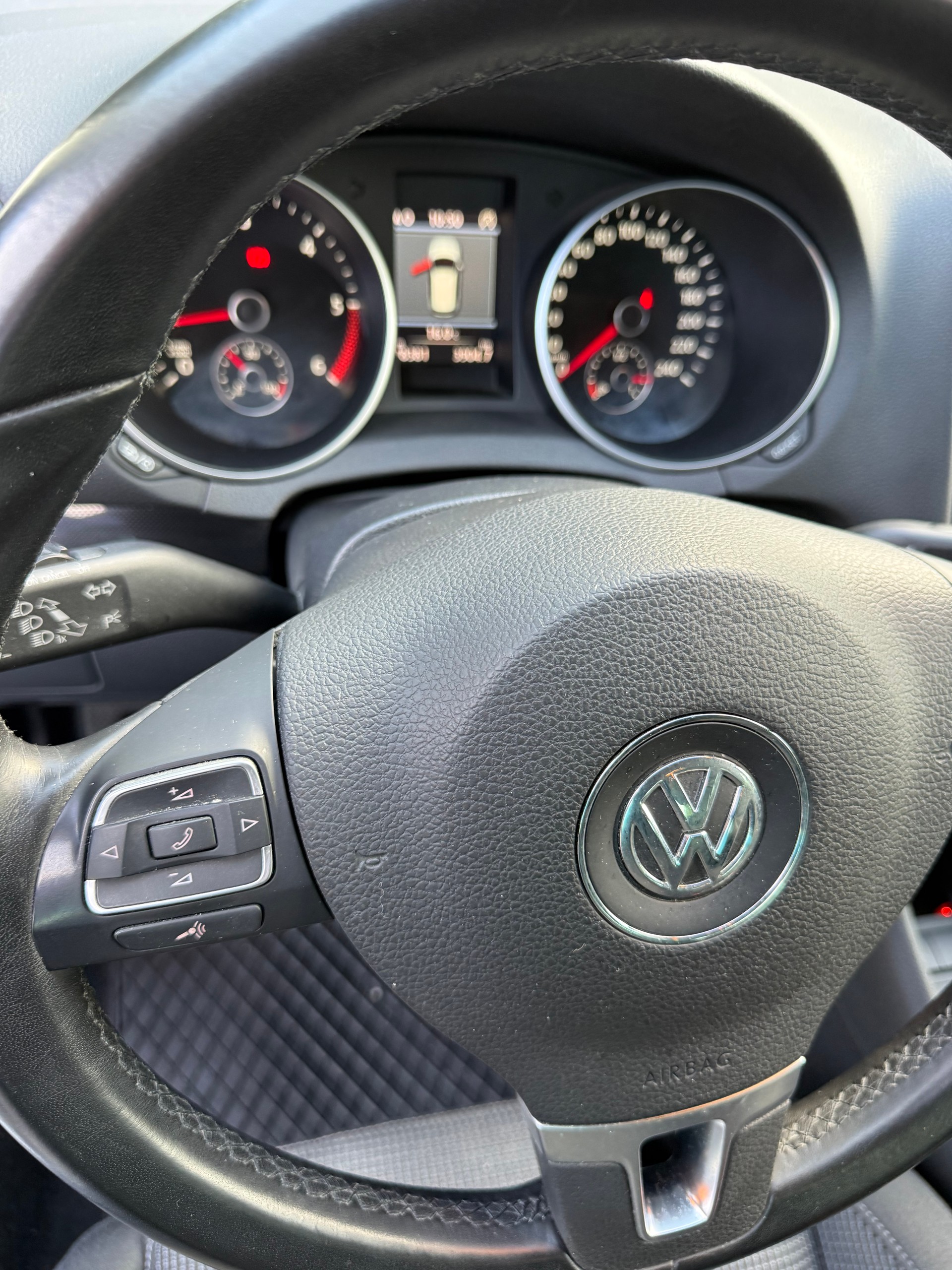 VW Golf 2.0 TDI BlueMotion Technology Team-image-13