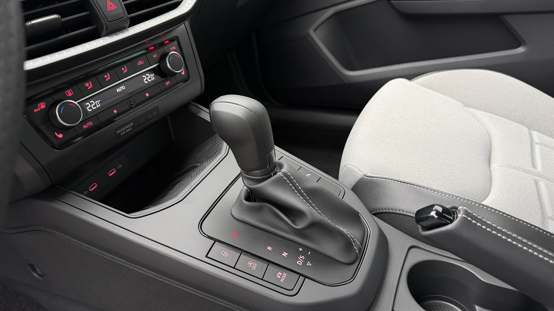 SEAT Ibiza 1.0 EcoTSI FR DSG/ Sportsitze! / Seat Neuwagen Garantie 10Jahre 200000km! / Aktion: Gratis Alu-Winterradsatz inklusive!-image-15