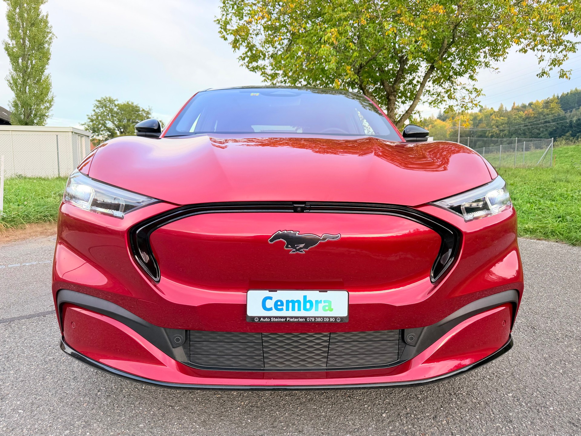 FORD 4X4 !! "MUSTANG MACH-E PREMIUM" MIT 371 PS. AWD 88 kWh. GROSSE BATTERIE !! NUR 15`500 KM !! NEUWERTIG 4X4 !! REICHWEITE 550 KM.-image-36