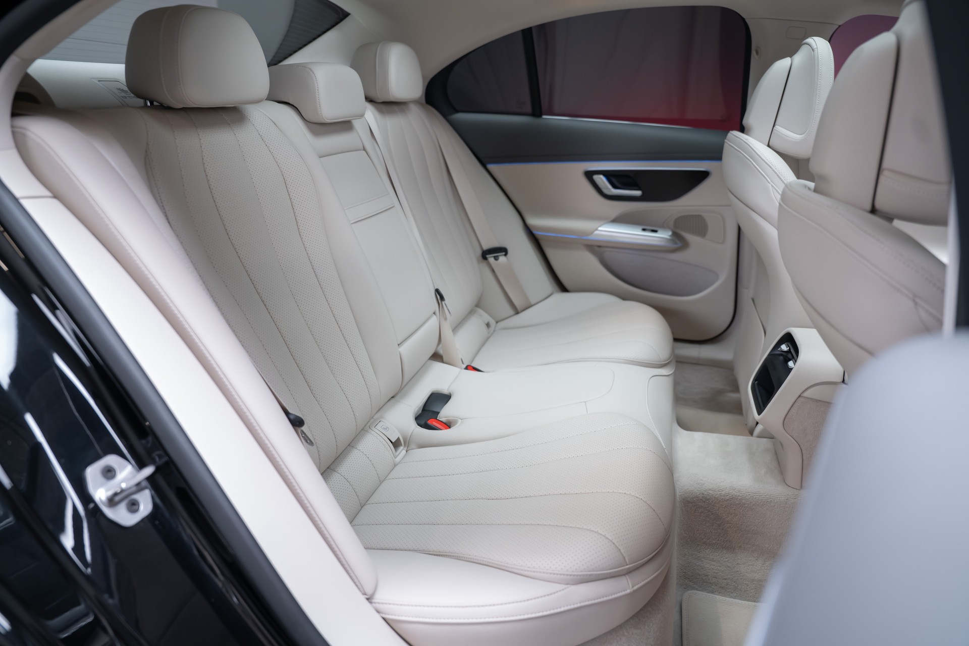 MERCEDES-BENZ E 220 d Avantgarde Limousine / Panorama-Glasdach / Hyperscreen / 360°Kamera-image-20