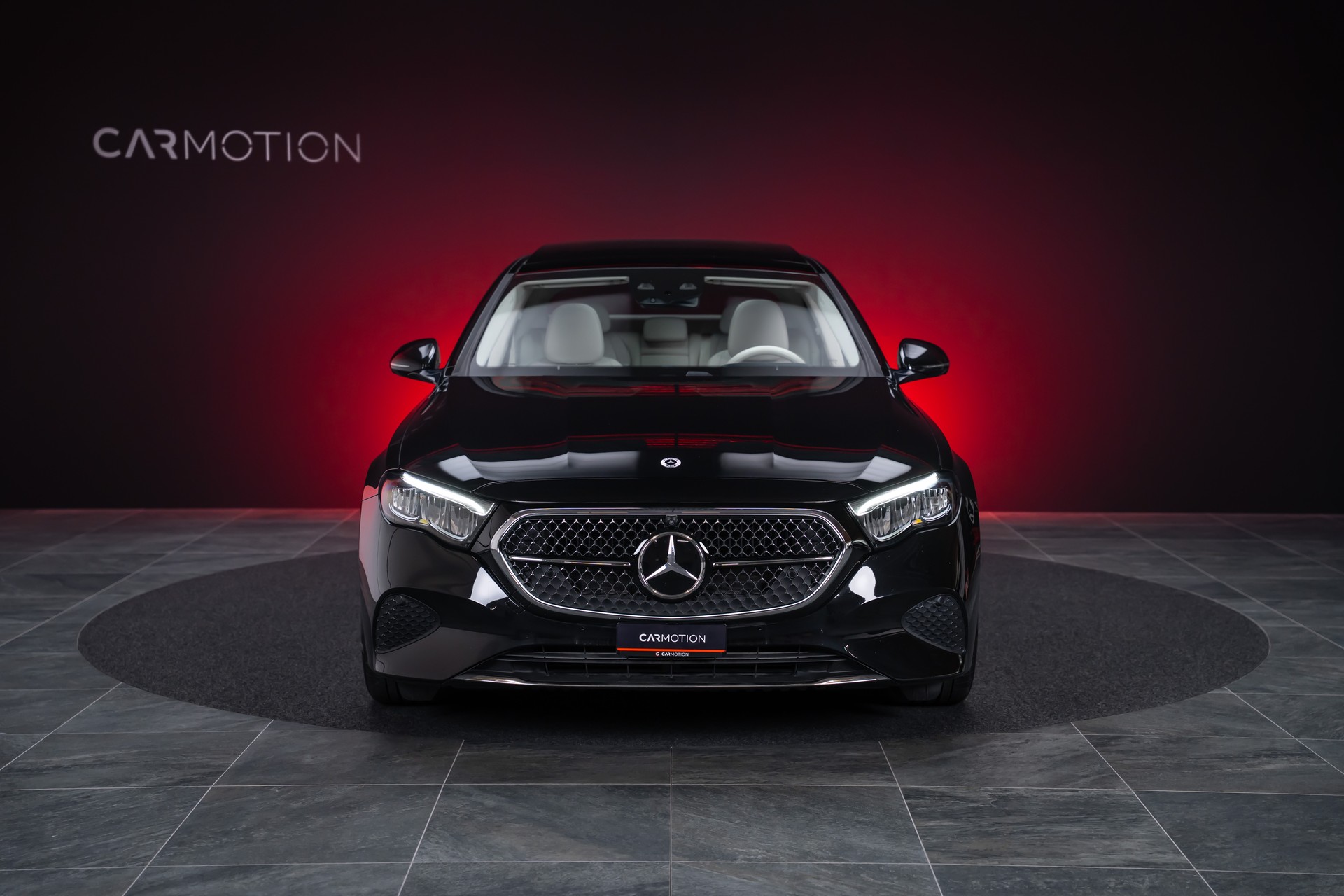 MERCEDES-BENZ E 220 d Avantgarde Limousine / Panorama-Glasdach / Hyperscreen / 360°Kamera-showroom-element-1