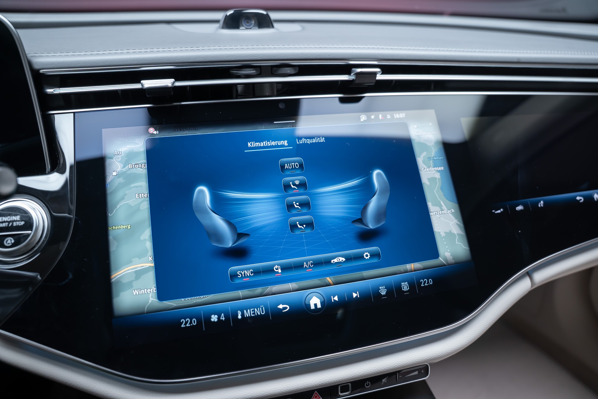 MERCEDES-BENZ E 220 d Avantgarde Limousine / Panorama-Glasdach / Hyperscreen / 360°Kamera-image-31