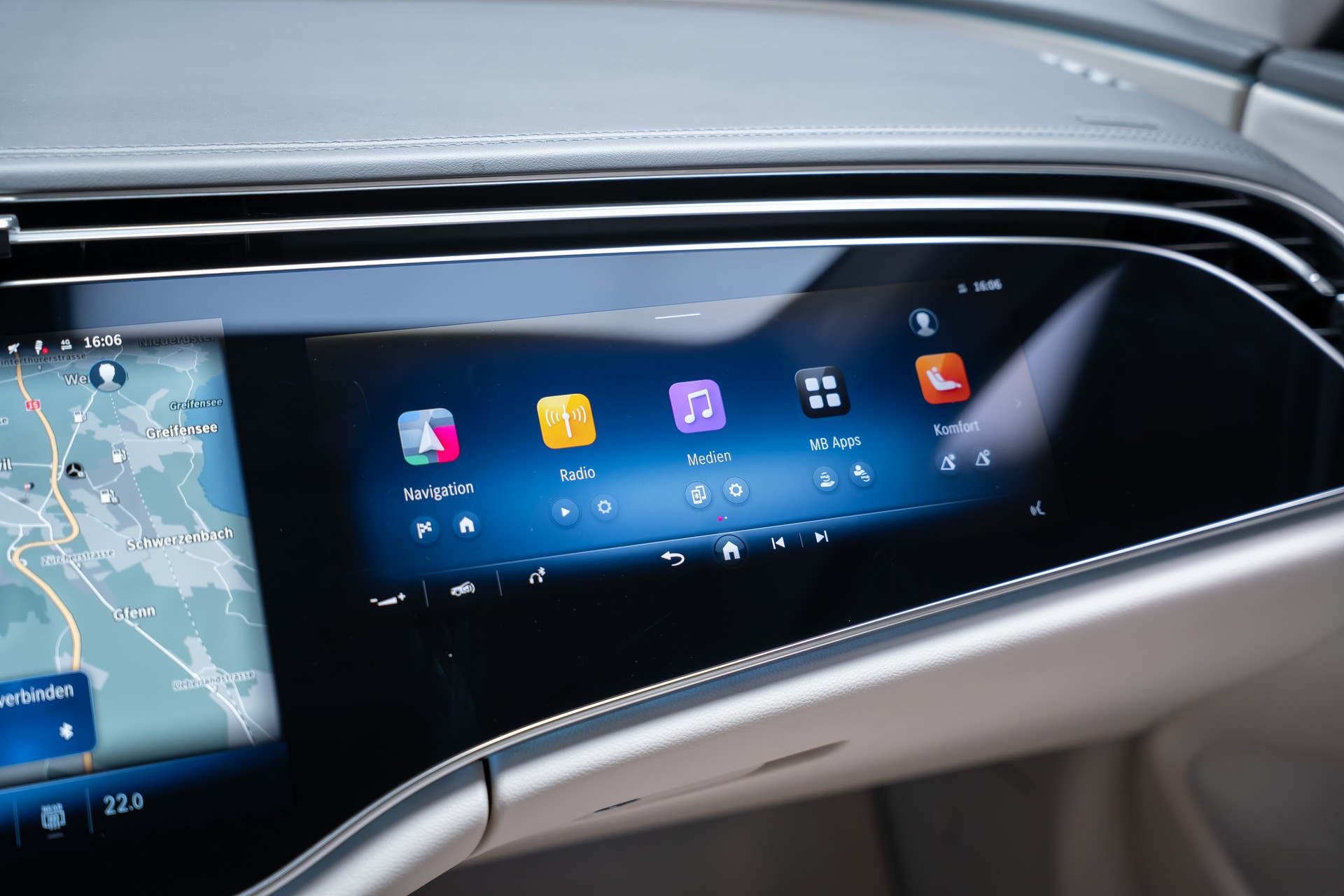 MERCEDES-BENZ E 220 d Avantgarde Limousine / Panorama-Glasdach / Hyperscreen / 360°Kamera-image-28