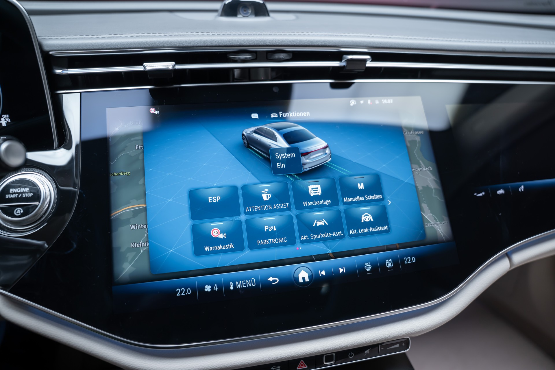 MERCEDES-BENZ E 220 d Avantgarde Limousine / Panorama-Glasdach / Hyperscreen / 360°Kamera-image-33