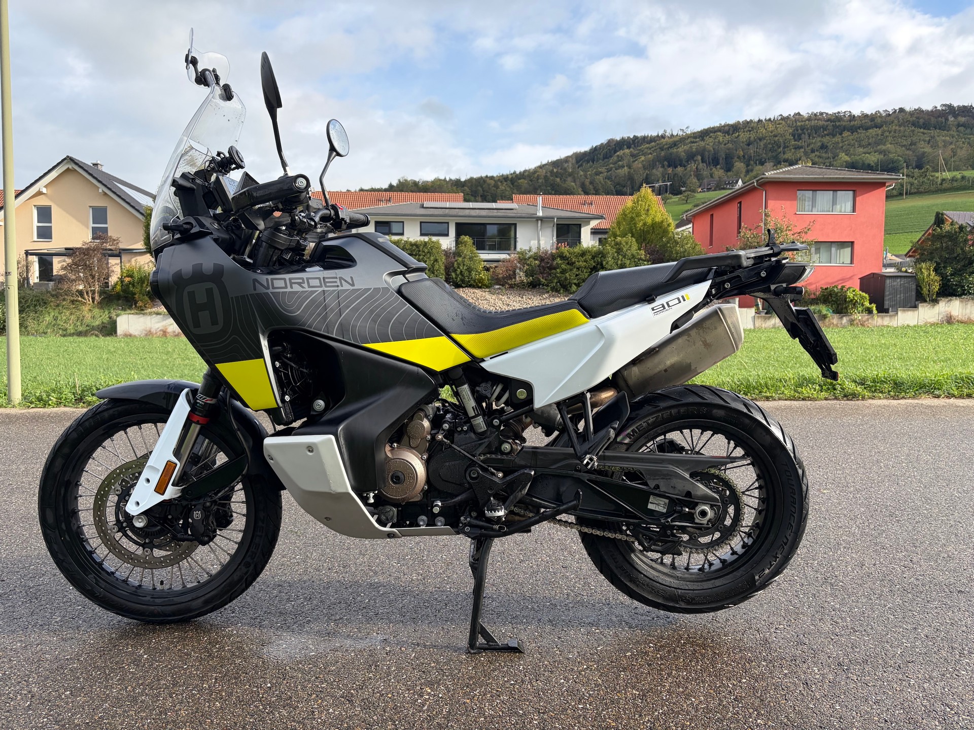 HUSQVARNA Norden 901-image-1