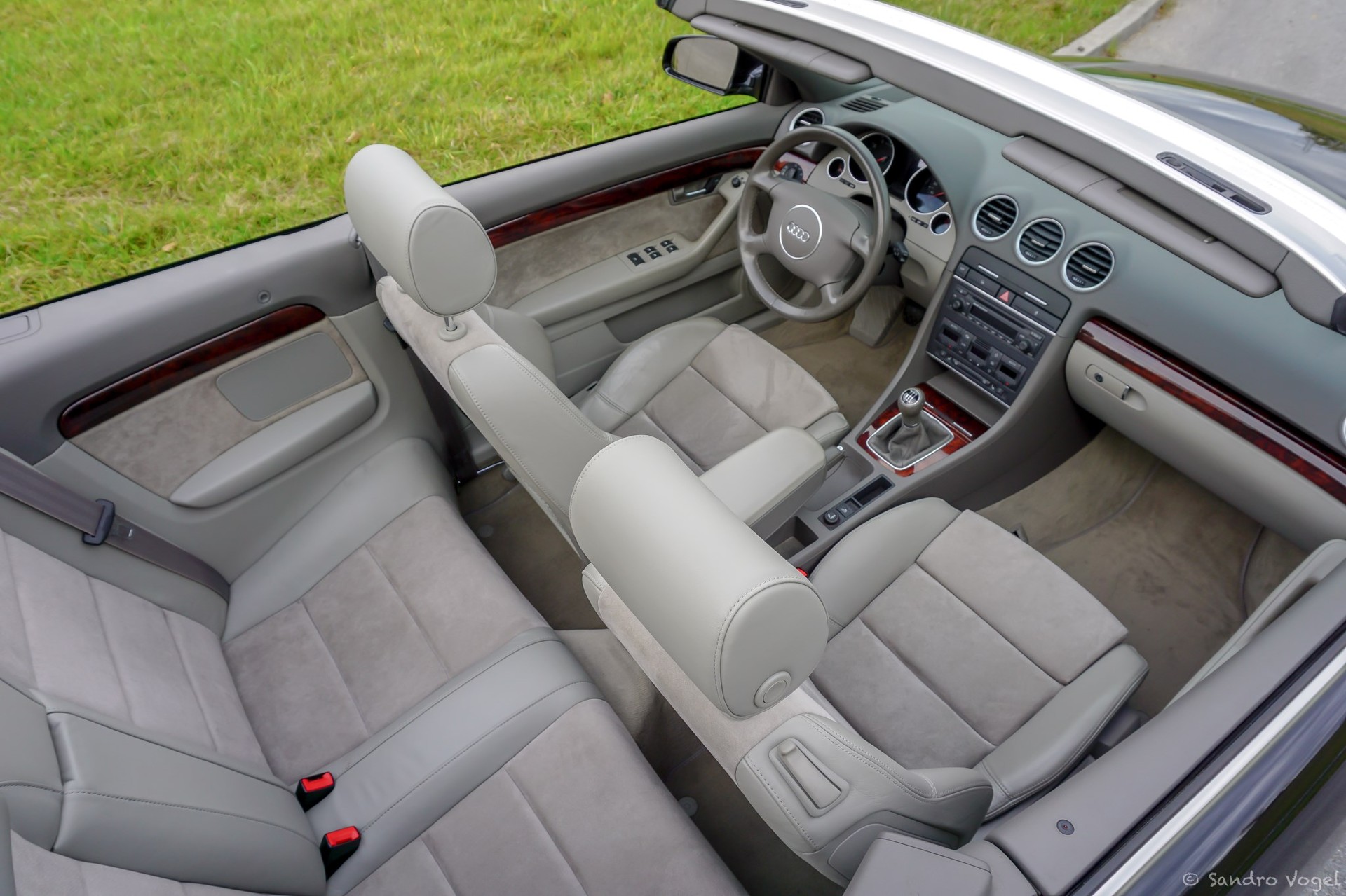 AUDI A4 Cabriolet 1.8 Turbo-image-11