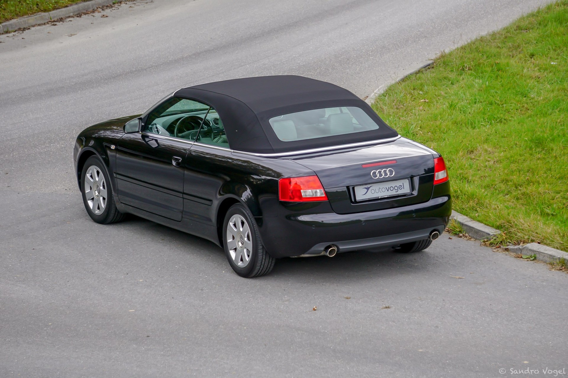 AUDI A4 Cabriolet 1.8 Turbo-image-7