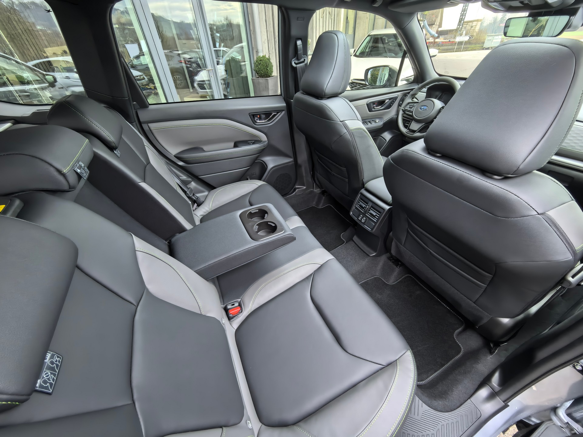 SUBARU Forester 2.0i e-Boxer Sport Lineartronic-image-11