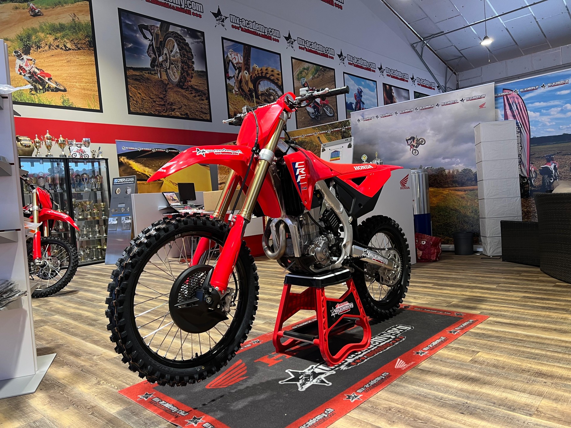 HONDA ** CRF450R ** **2025** Neufahrzeug-image-9