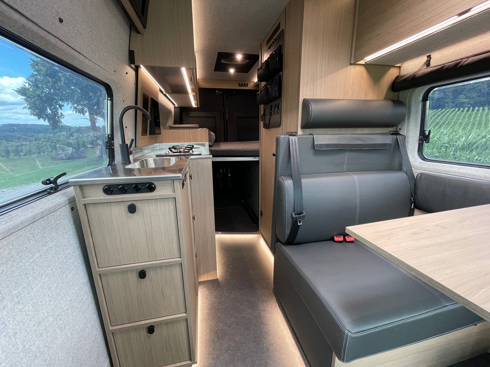MERCEDES-BENZ Sprinter 4x4 Dovra RIG X-610-image-13