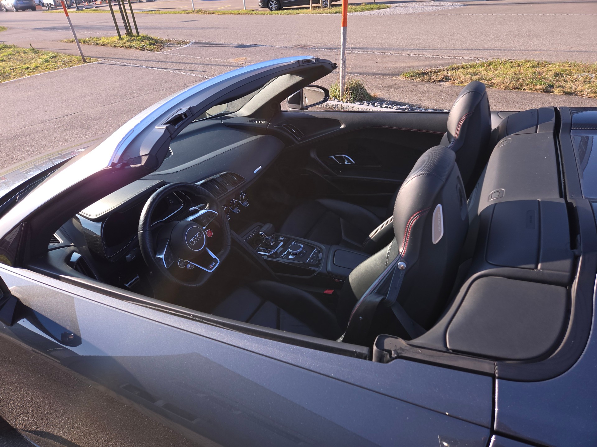 AUDI R8 Spyder performance S-Tronic-image-5