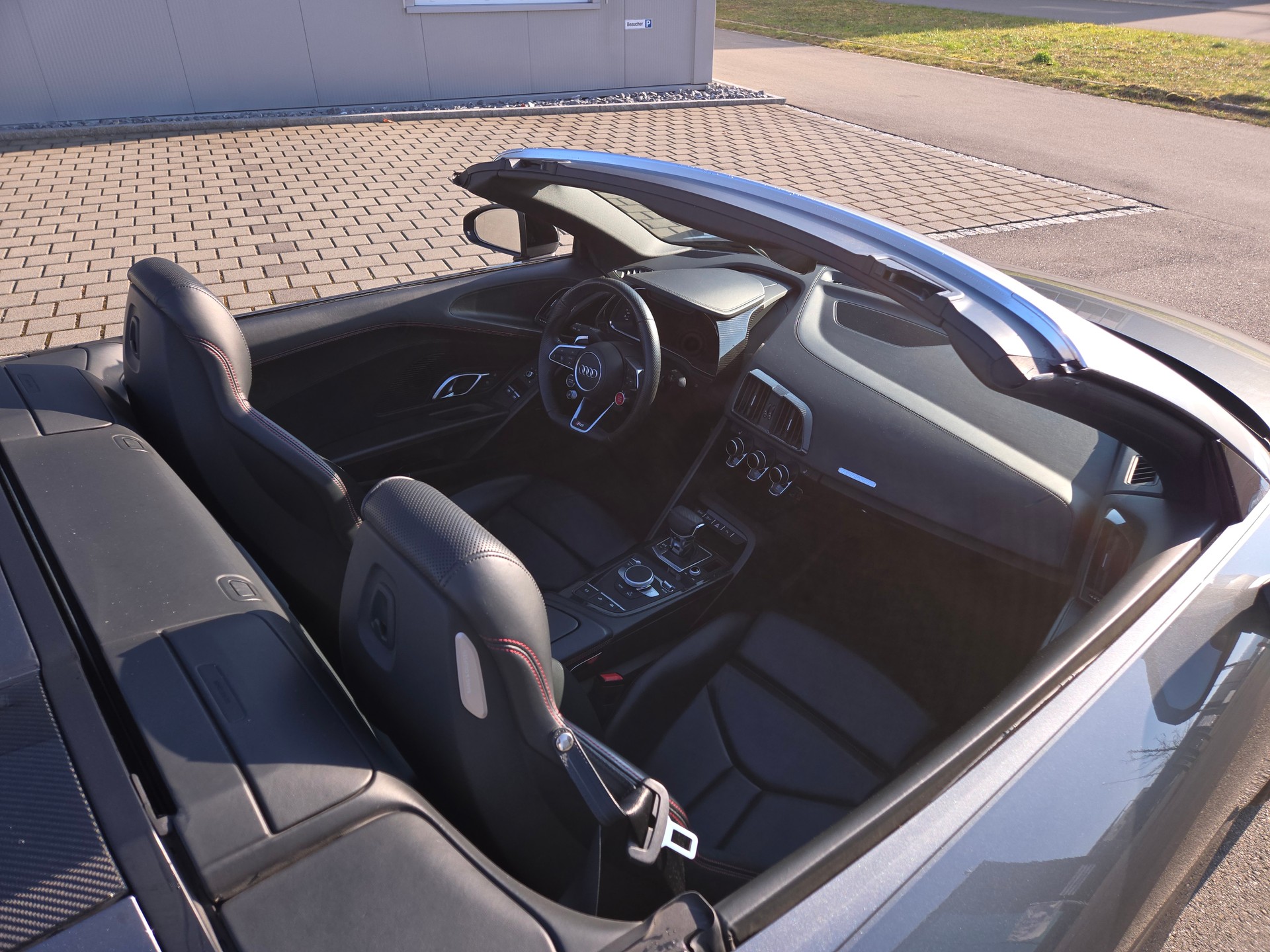 AUDI R8 Spyder performance S-Tronic-image-8