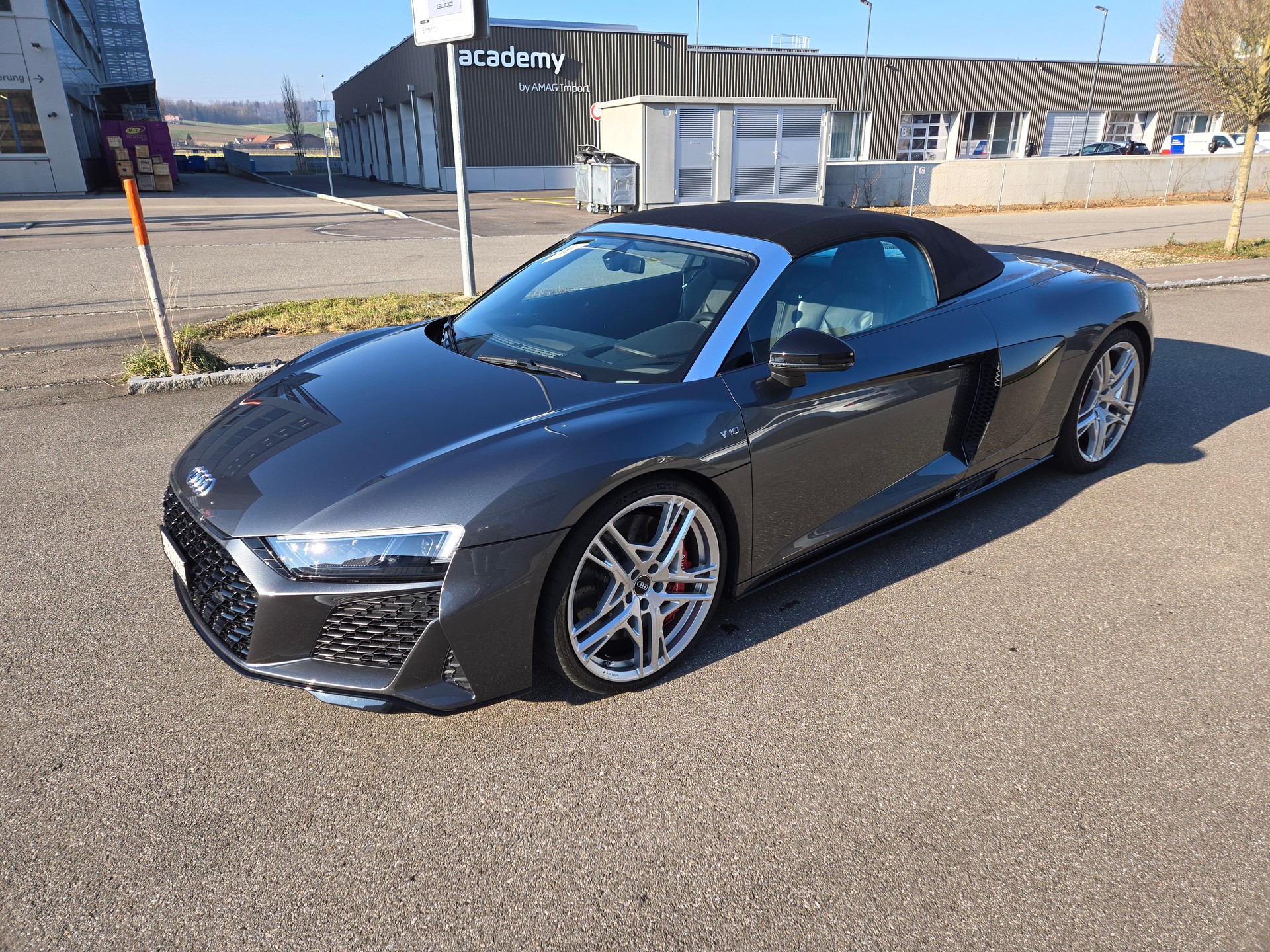 AUDI R8 Spyder performance S-Tronic-image-2